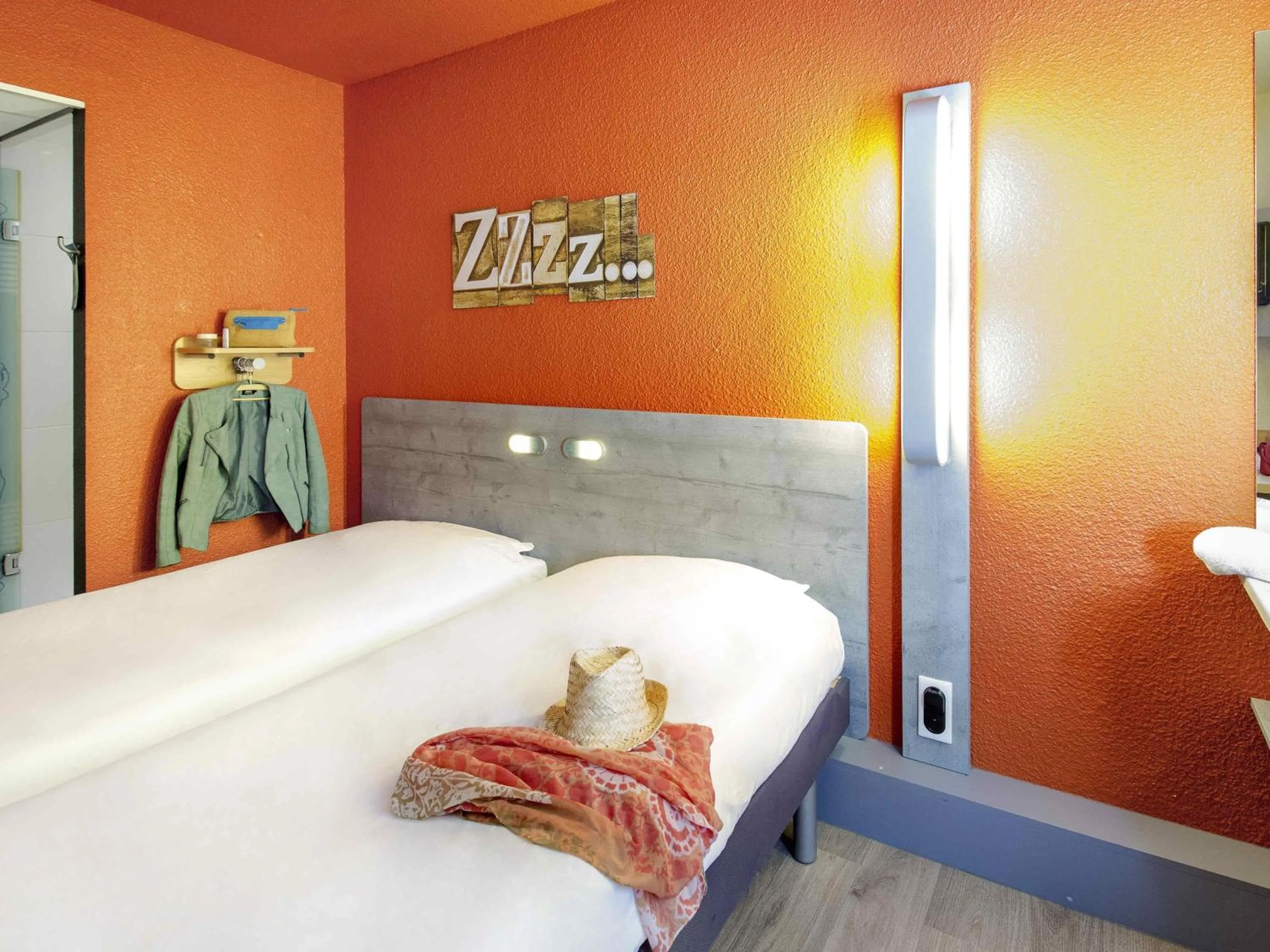 Bedroom, Bed in Ibis Budget Fréjus Capitou