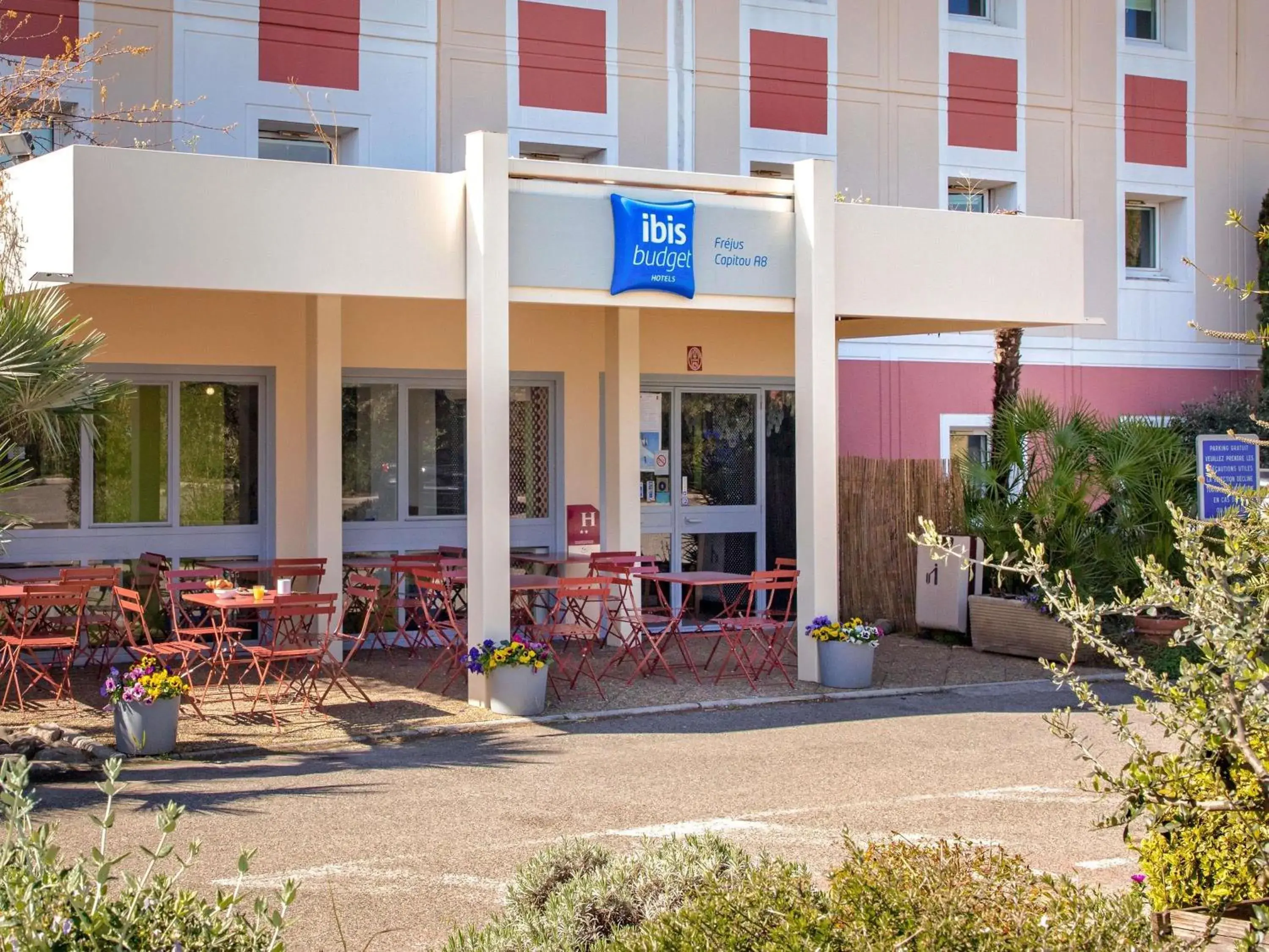 Property building in Ibis Budget Fréjus Capitou Property building in Ibis Budget Fréjus Capitou