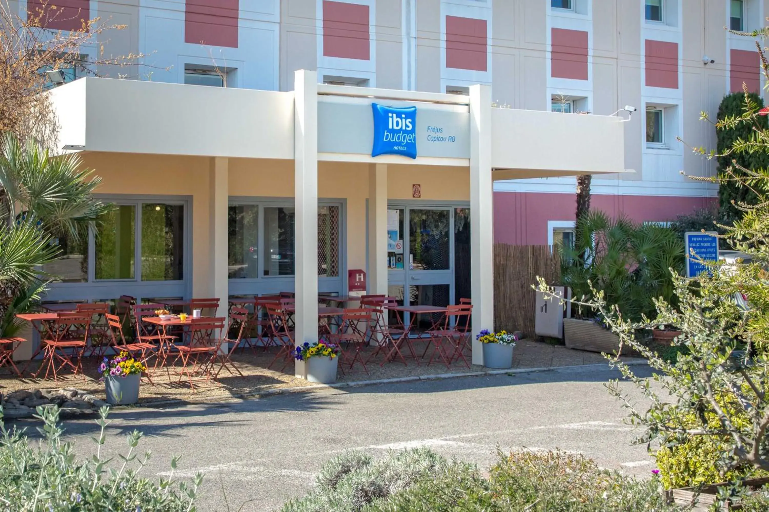 Property building in Ibis Budget Fréjus Capitou Property building in Ibis Budget Fréjus Capitou