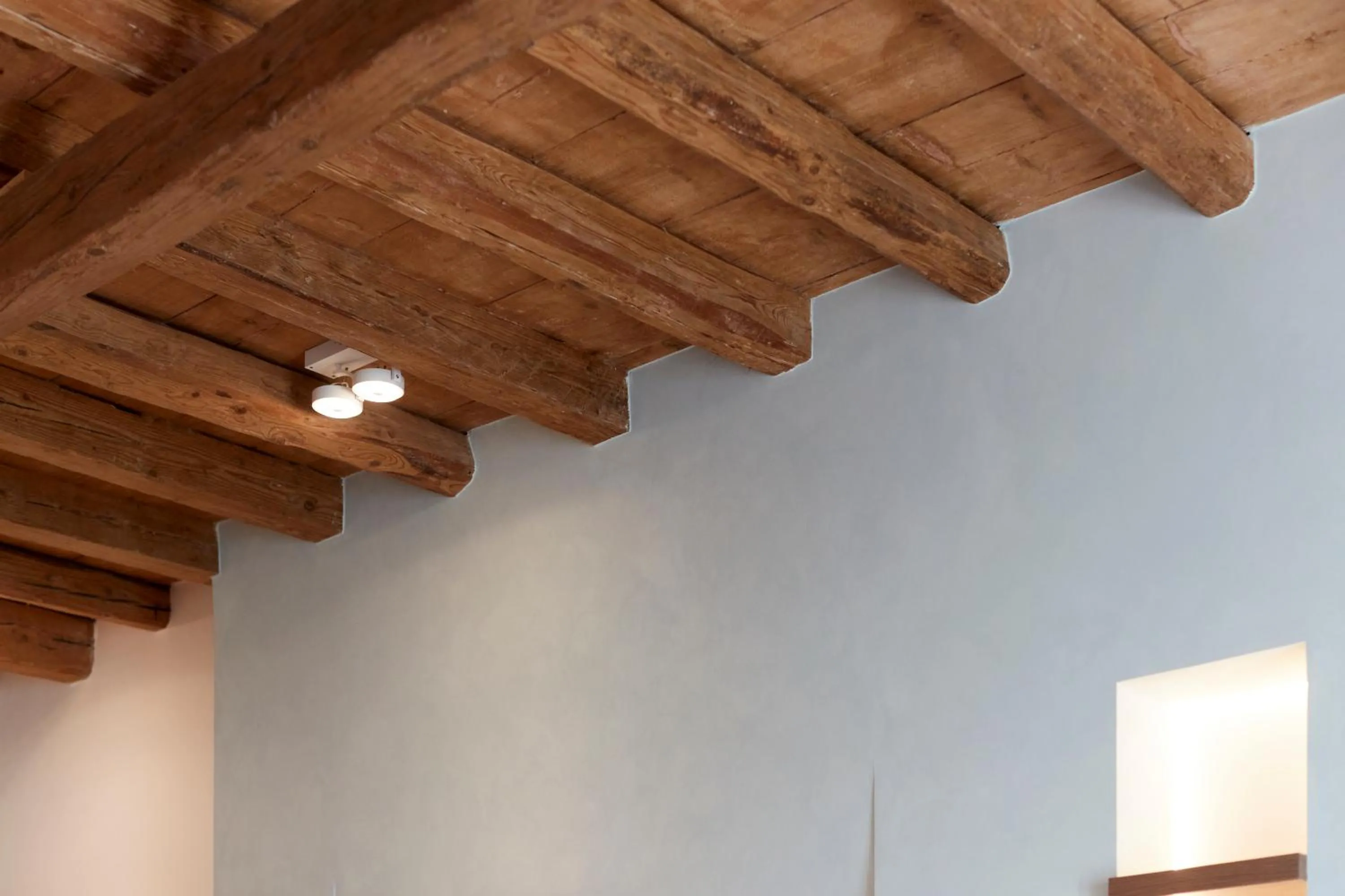 Decorative detail in B&B Suite Home Trani