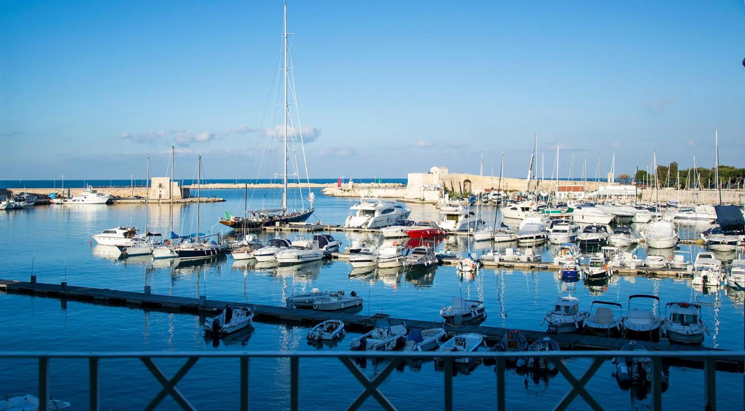 Sea view in B&B Suite Home Trani