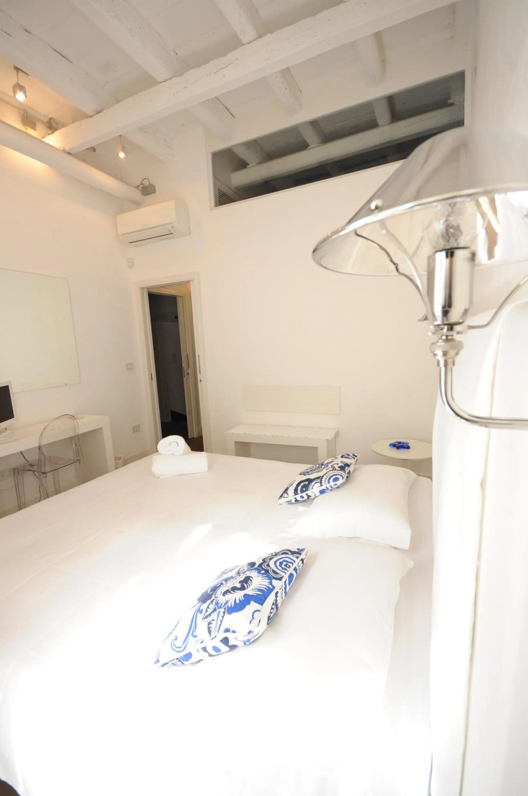 Bedroom, Bed in B&B Suite Home Trani