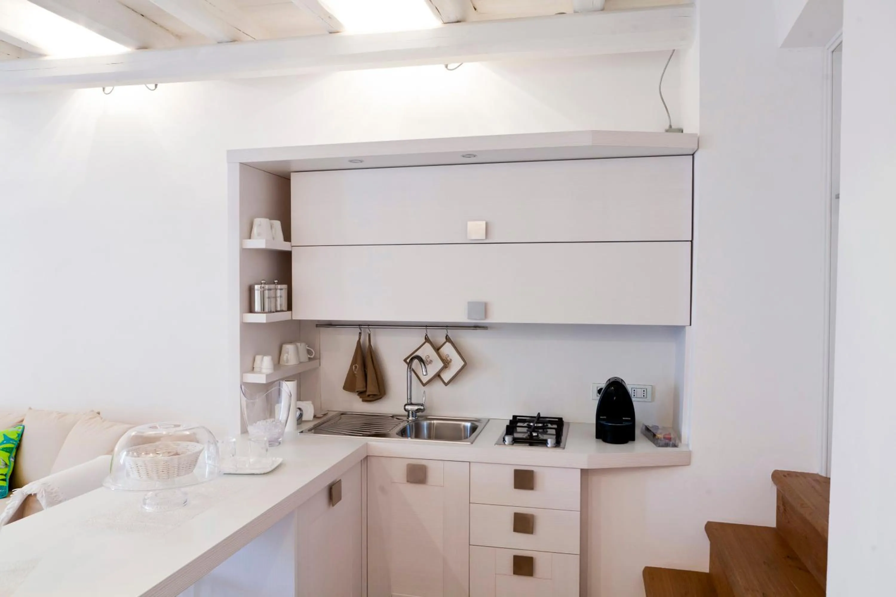 Coffee/tea facilities in B&B Suite Home Trani