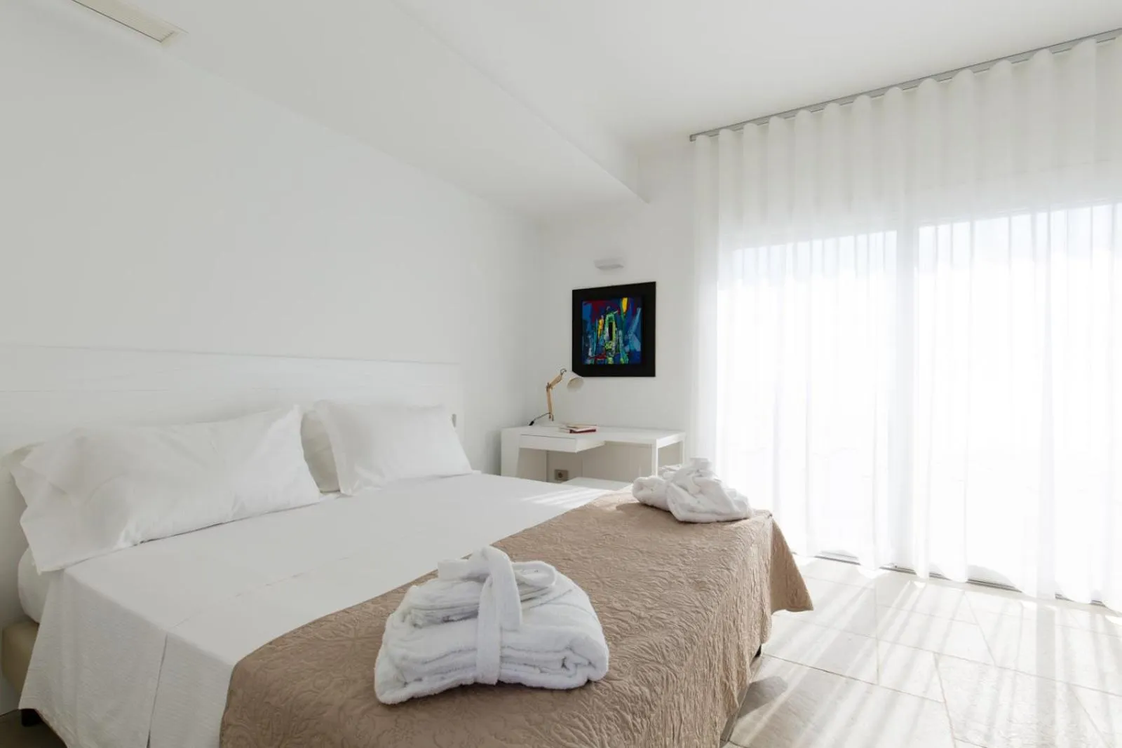 Bed in Scissure Sea Suite