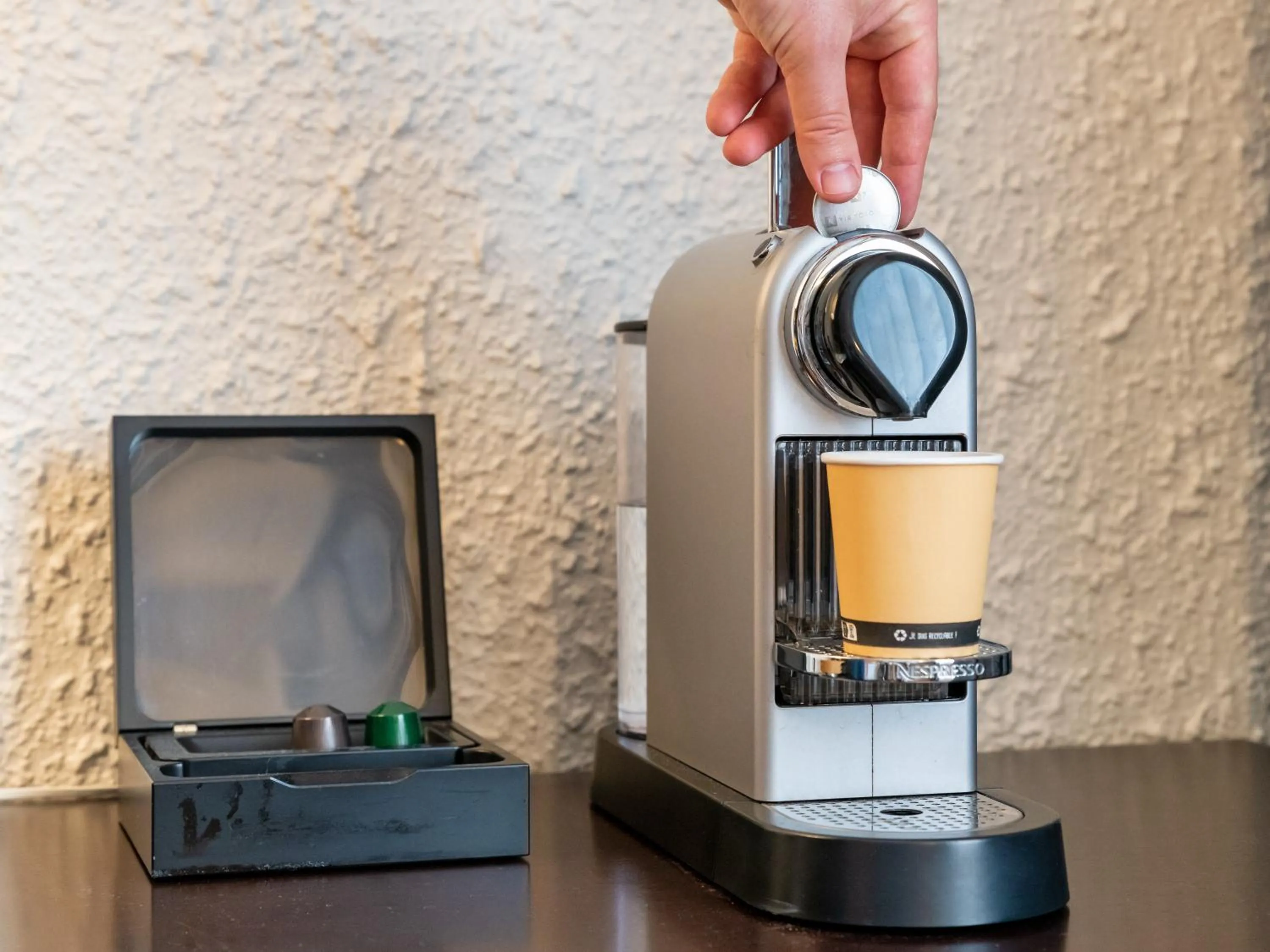 Coffee/tea facilities in B&B HOTEL Lyon Nord 4 étoiles