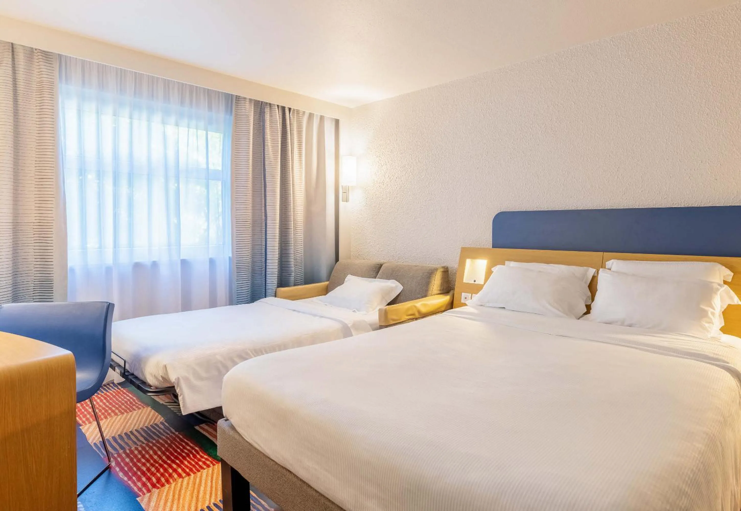 Bedroom, Bed in B&B HOTEL Lyon Nord 4 étoiles