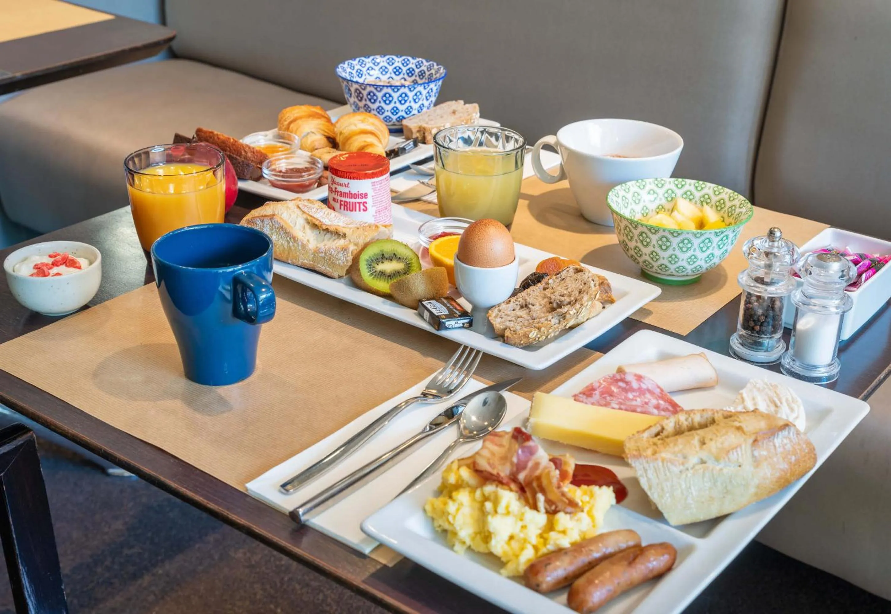 Breakfast in B&B HOTEL Lyon Nord 4 étoiles
