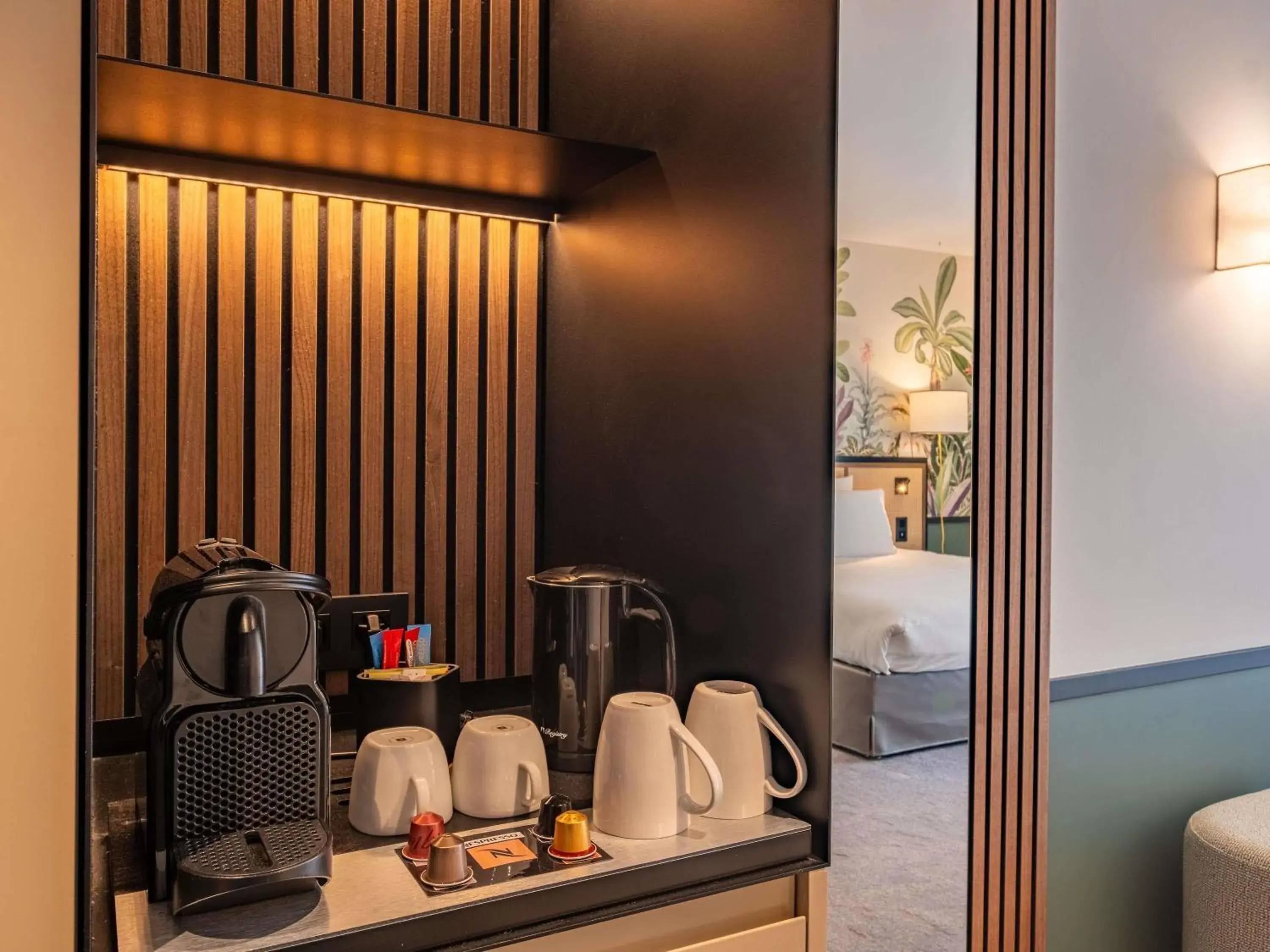 Bedroom, Bed in Mercure Le Mans Batignolles - Hotel & Spa Bedroom, Bed in Mercure Le Mans Batignolles - Hotel & Spa