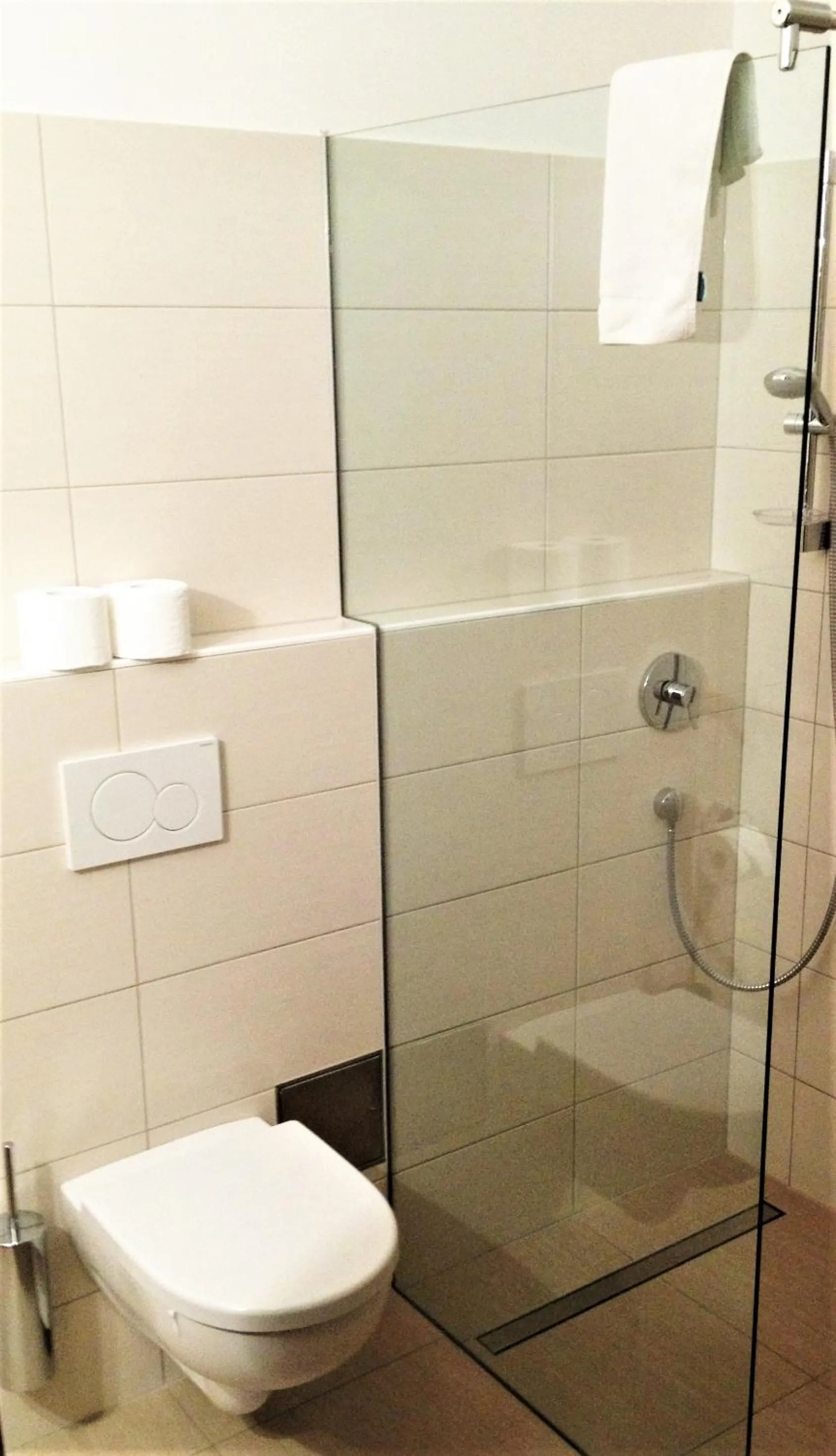 Shower in Andreas Hofer