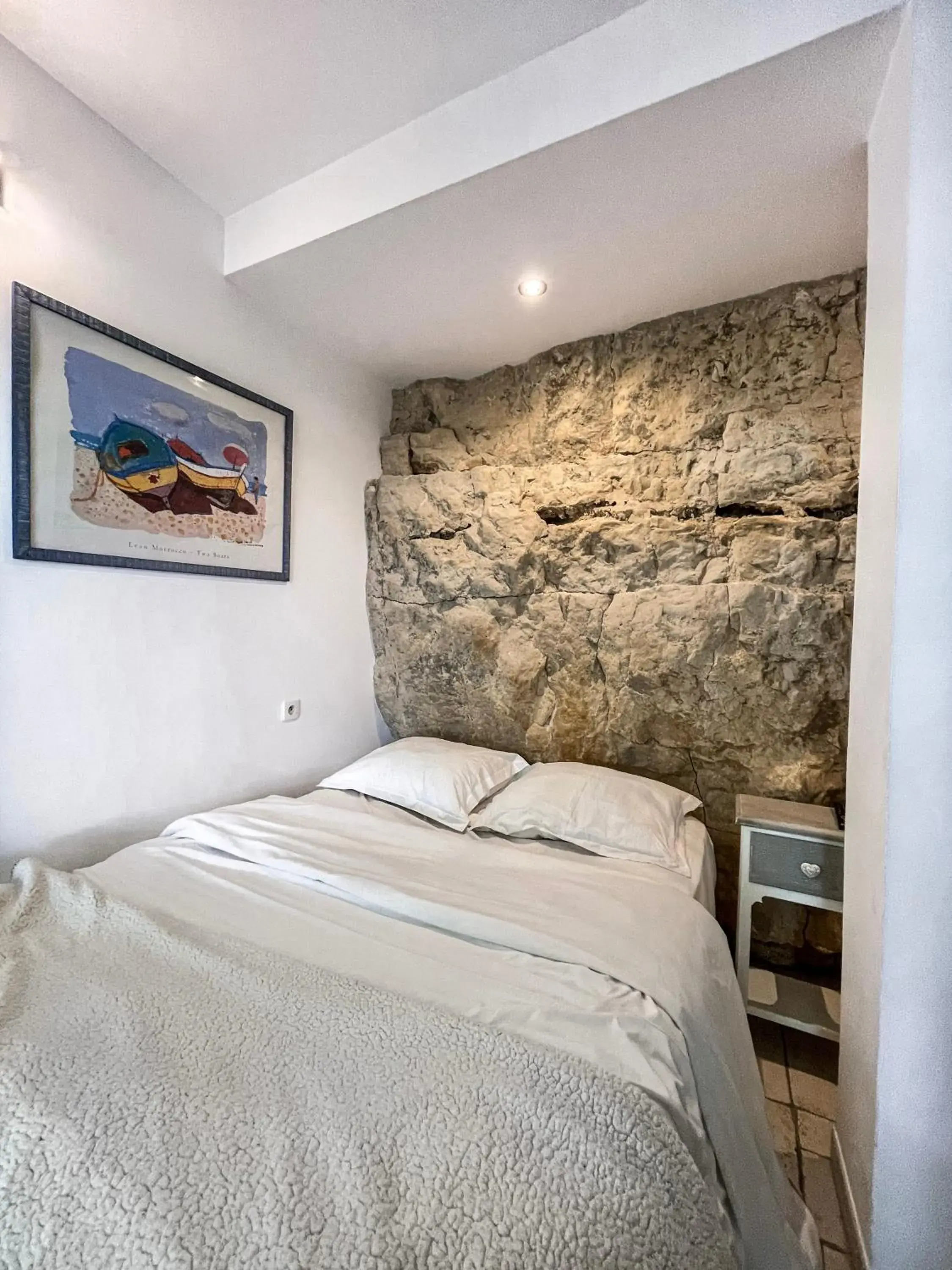 Standard Double Room - single occupancy in Le Mas des Roches à Velaux Standard Double Room - single occupancy in Le Mas des Roches à Velaux