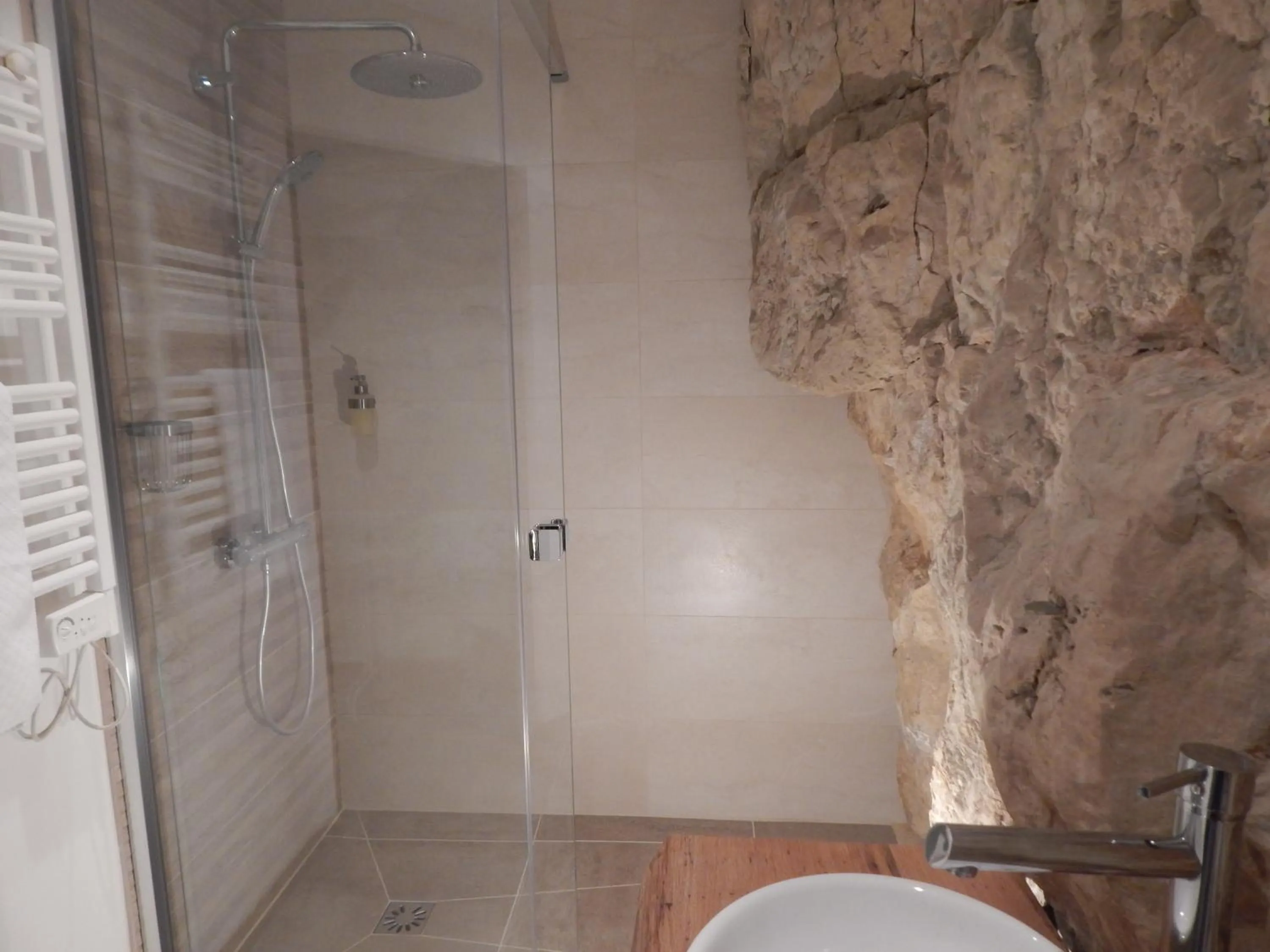 Bathroom in Le Mas des Roches à Velaux