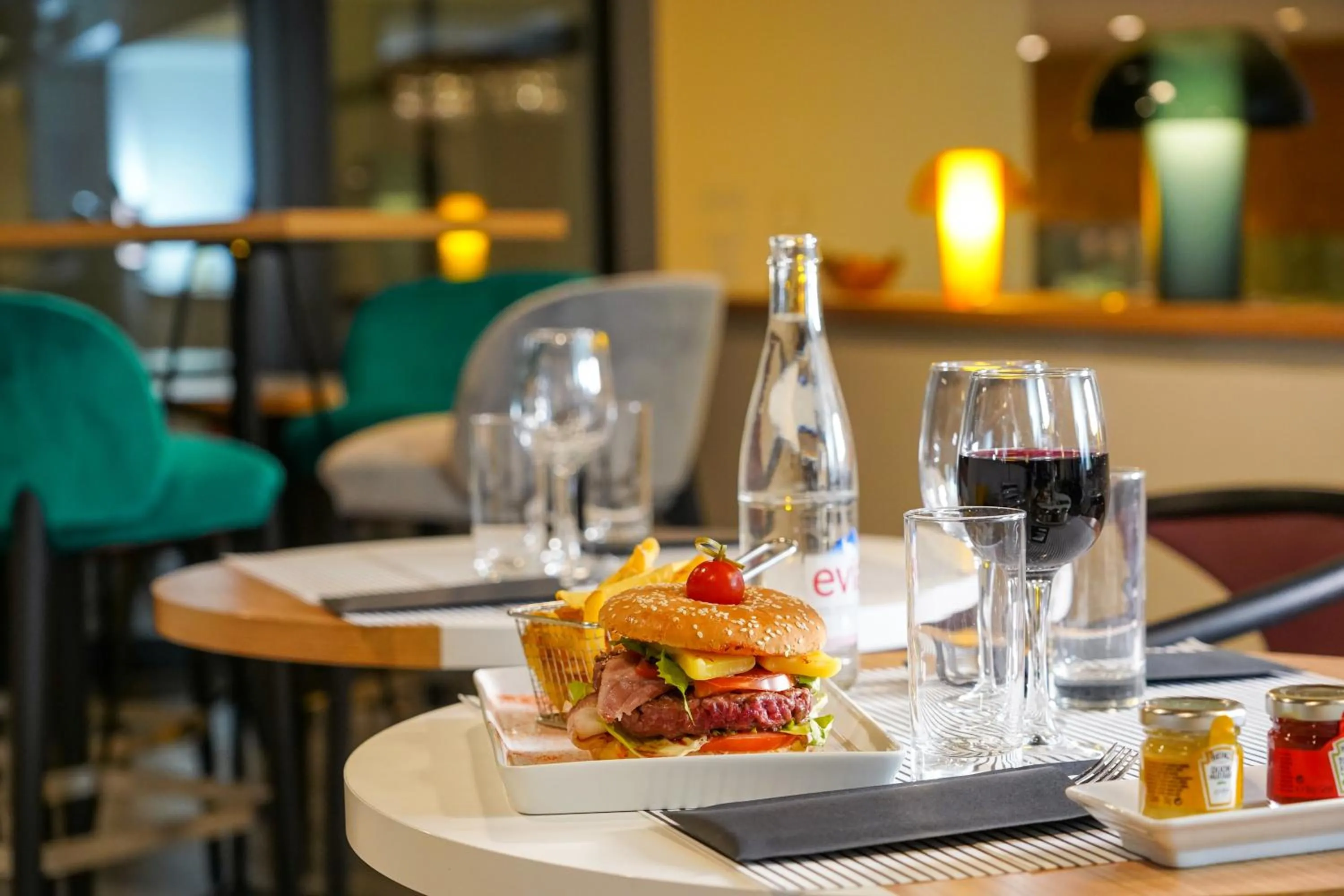 Food and drinks in Mercure Marseille Centre Prado Vélodrome