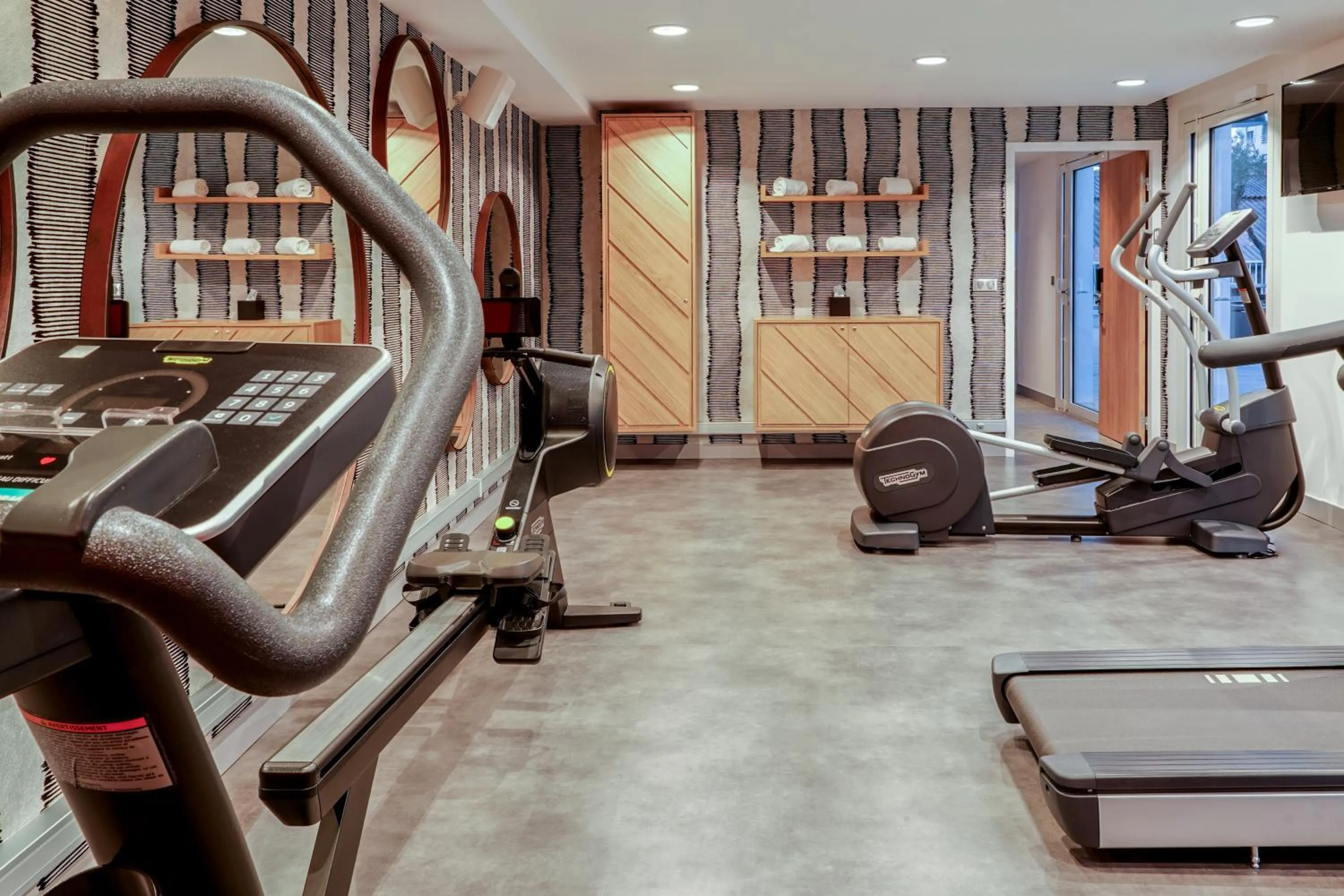 Fitness centre/facilities in Mercure Marseille Centre Prado Vélodrome