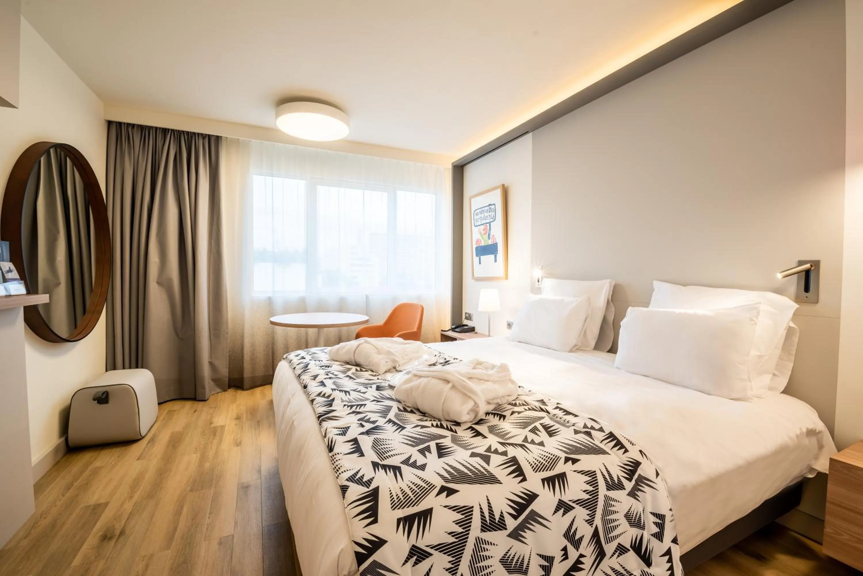 Bedroom, Bed in Mercure Marseille Centre Prado Vélodrome