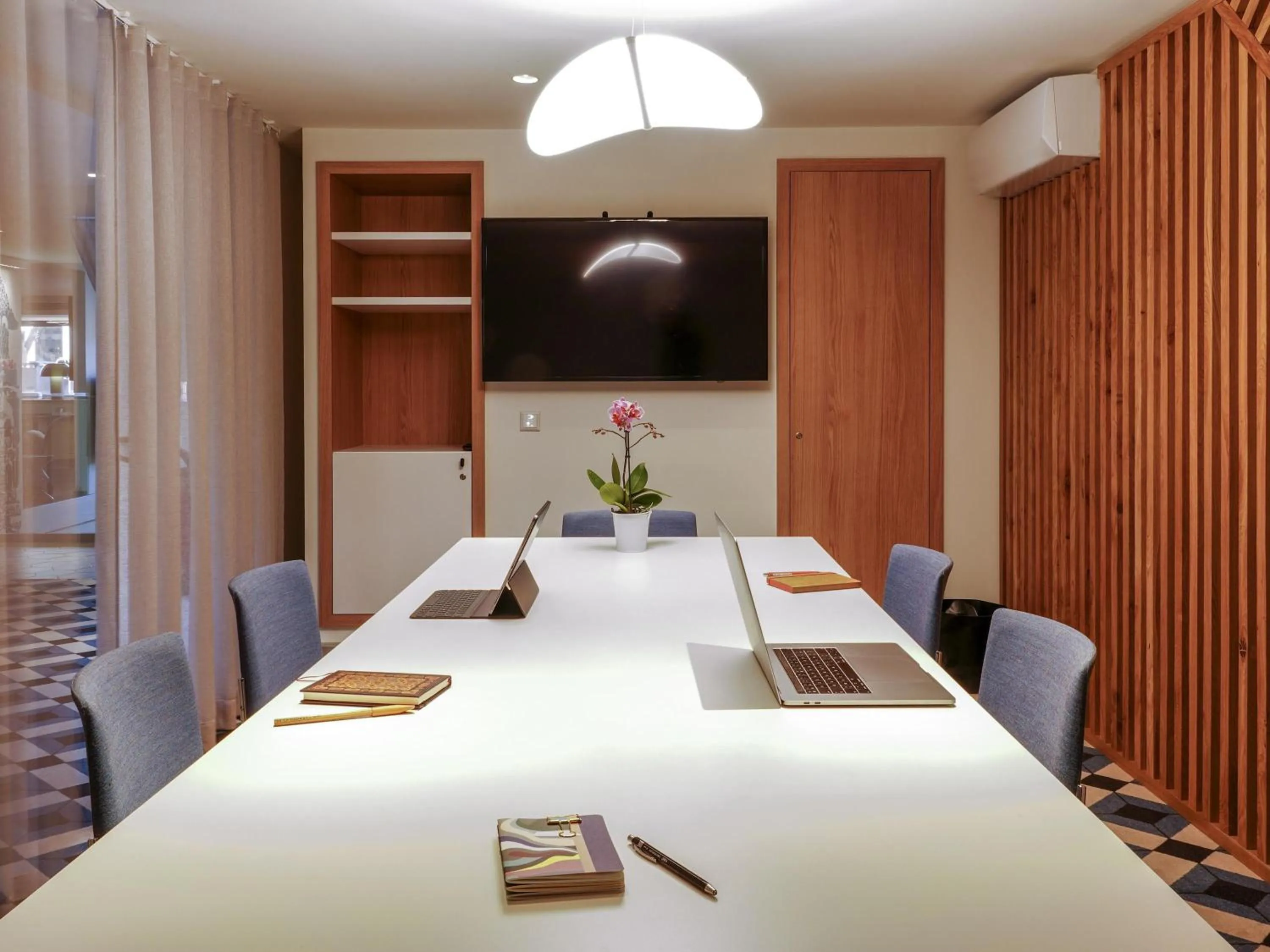 Meeting/conference room in Mercure Marseille Centre Prado Vélodrome