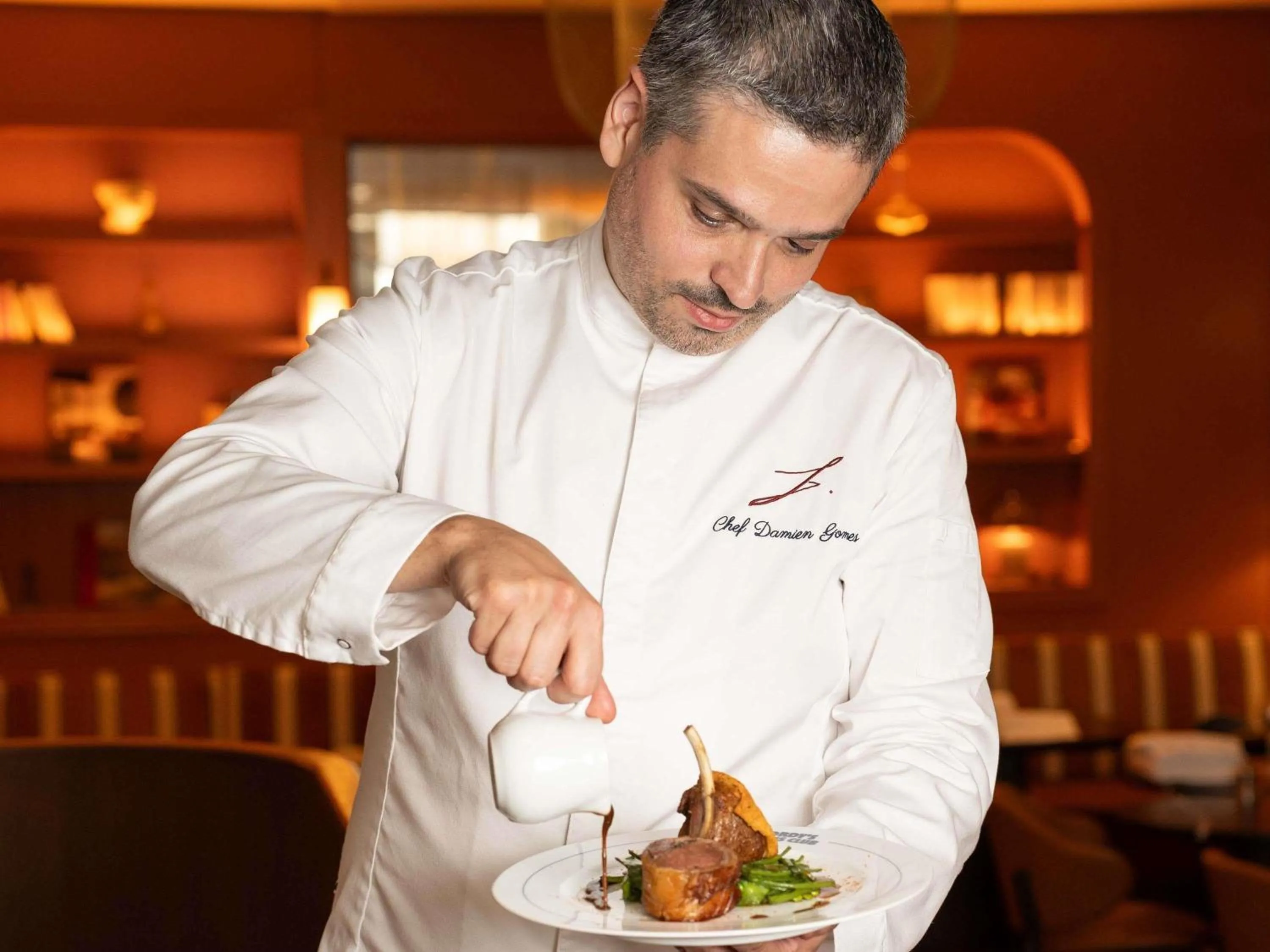 Restaurant/places to eat in Sofitel Paris Baltimore Tour Eiffel