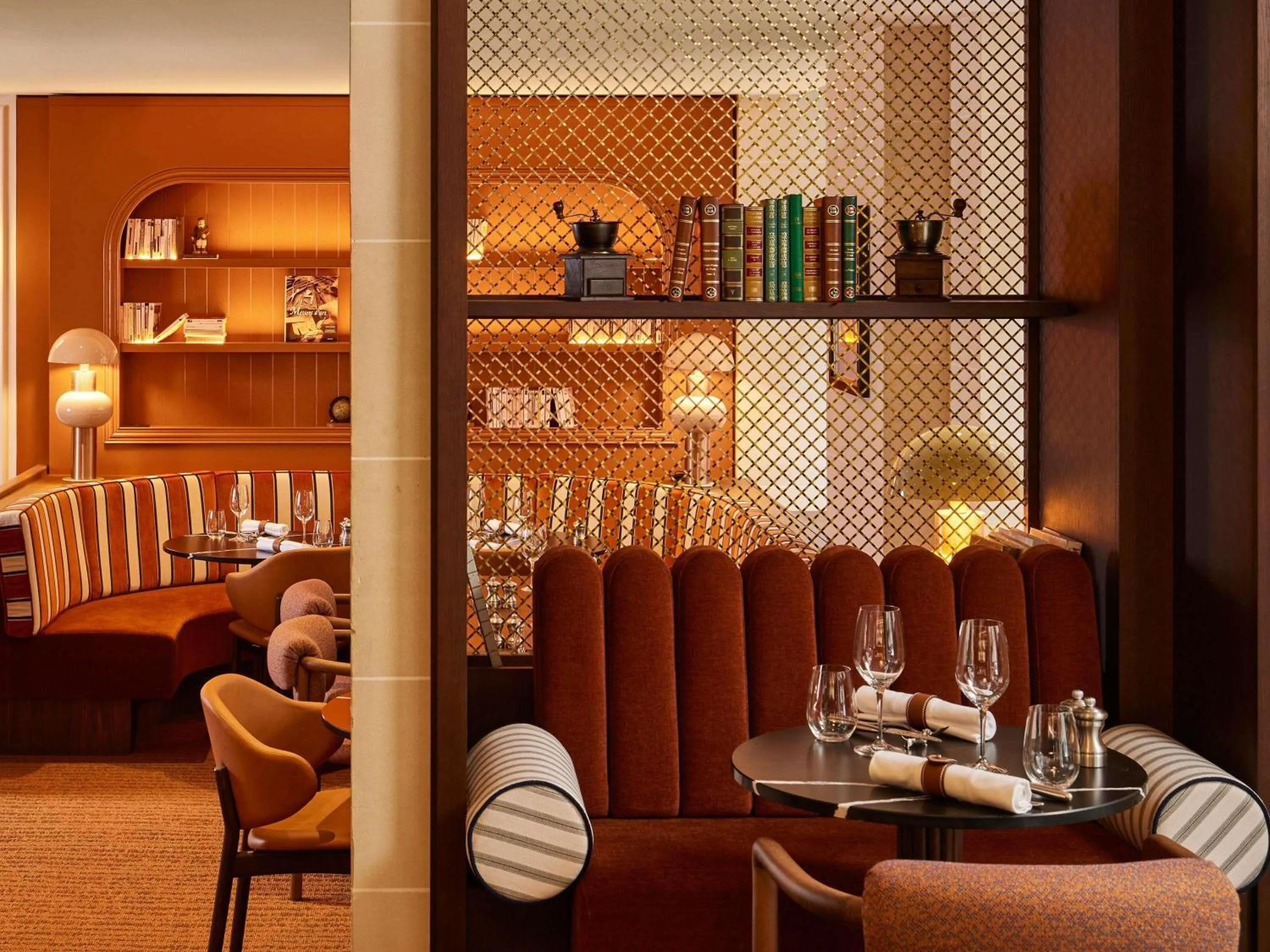 Restaurant/places to eat in Sofitel Paris Baltimore Tour Eiffel