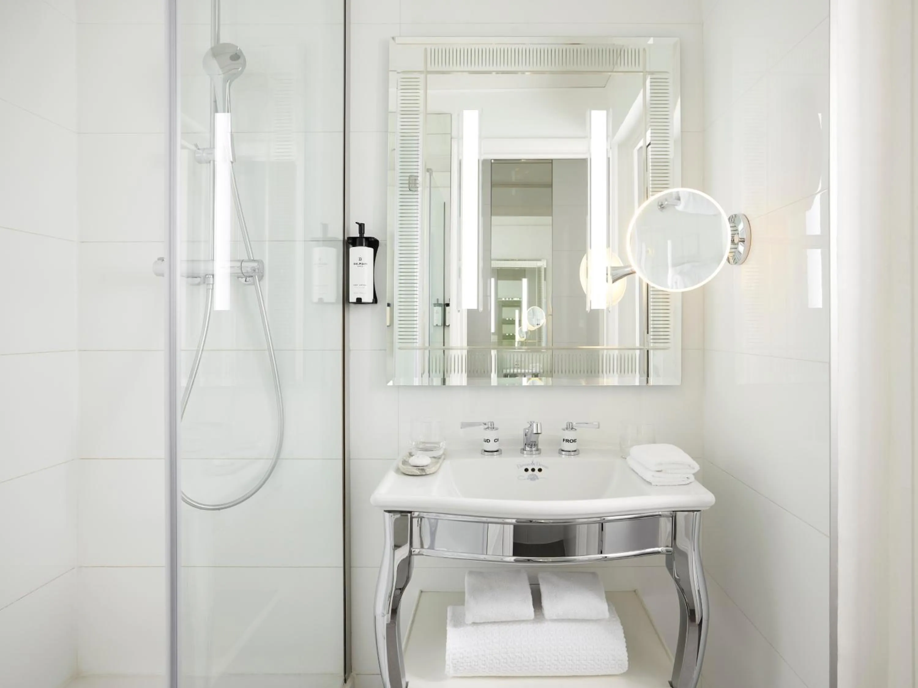 Bathroom in Sofitel Paris Baltimore Tour Eiffel