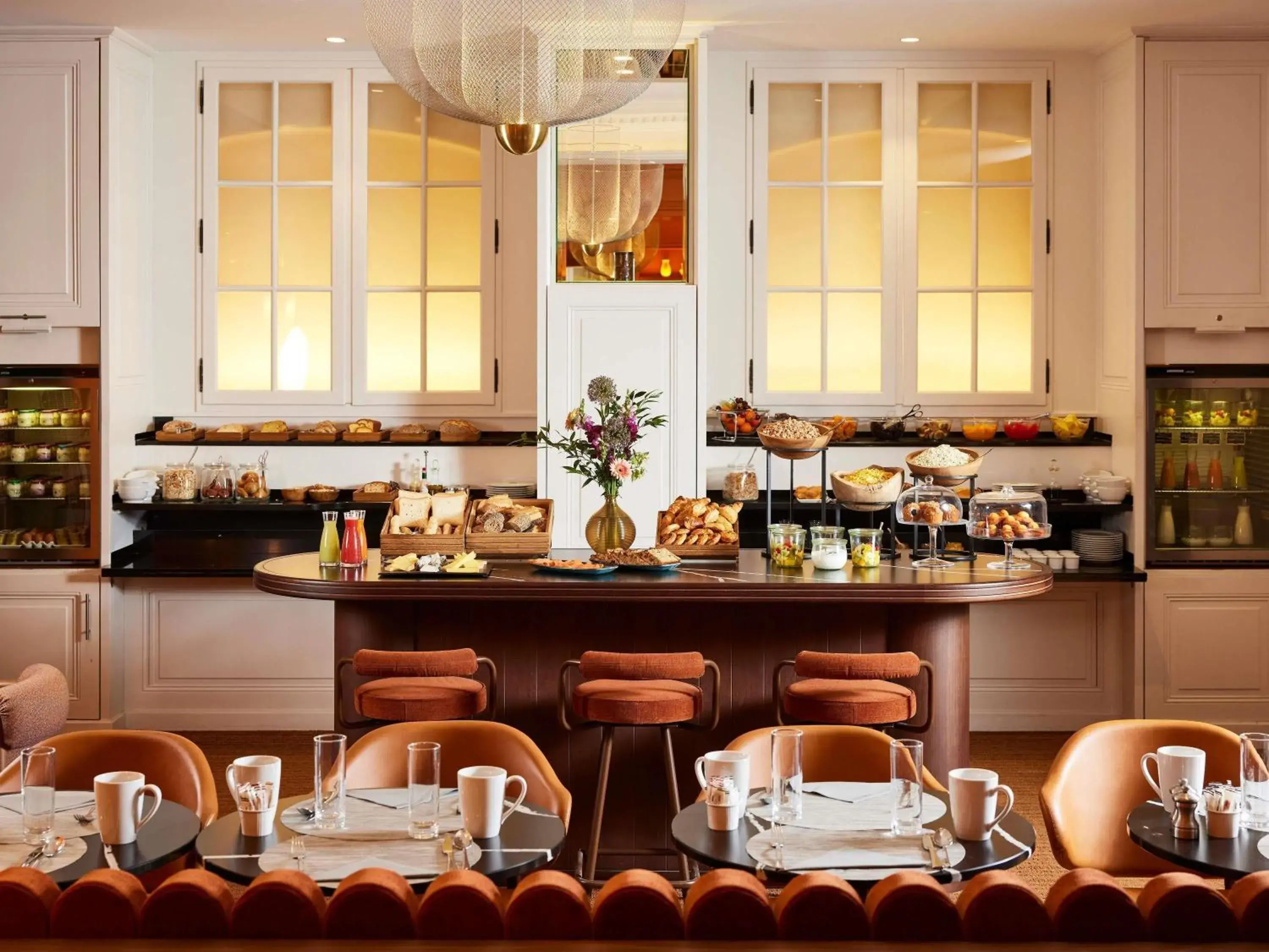 Property building in Sofitel Paris Baltimore Tour Eiffel Property building in Sofitel Paris Baltimore Tour Eiffel