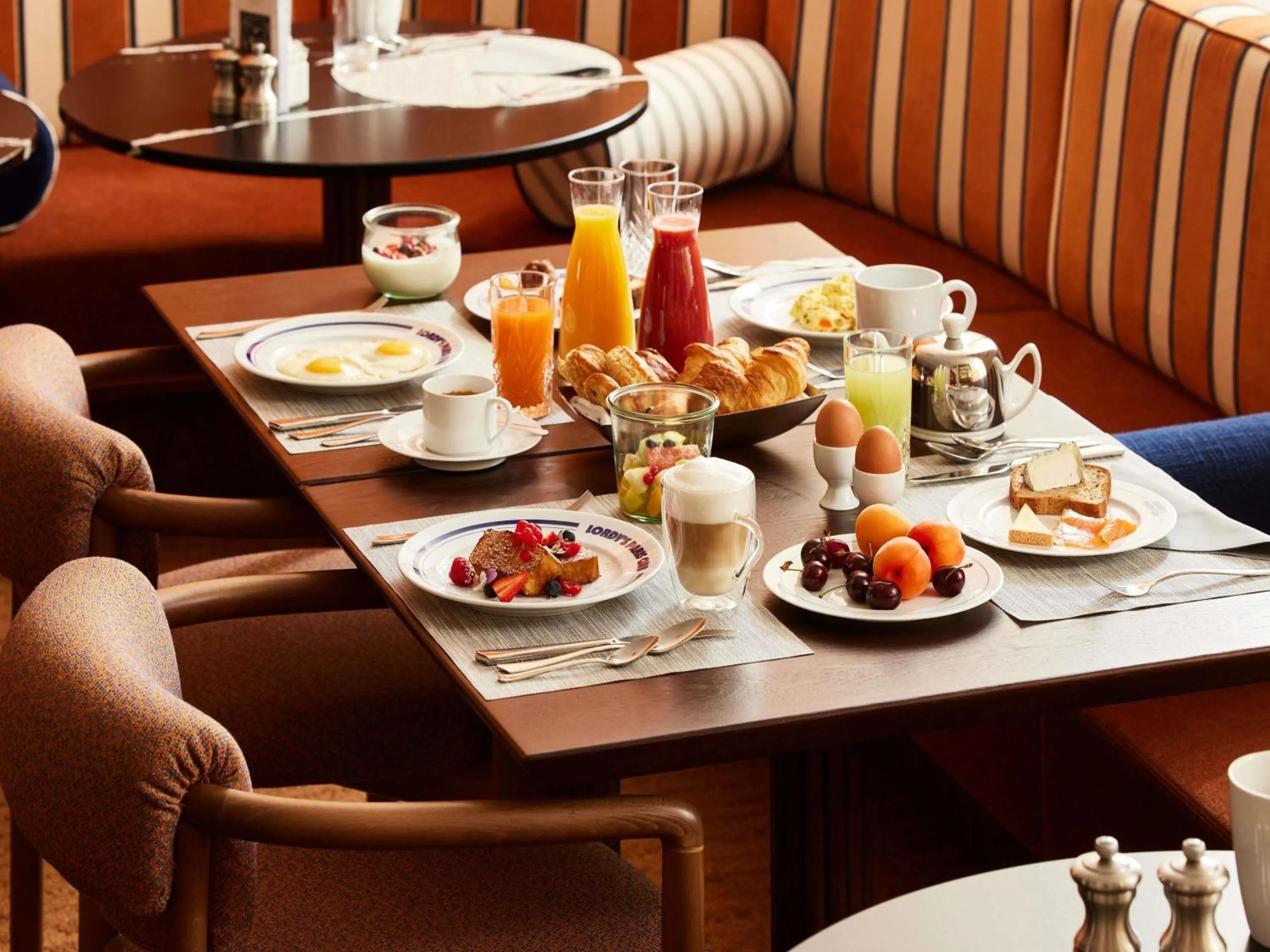 Breakfast in Sofitel Paris Baltimore Tour Eiffel