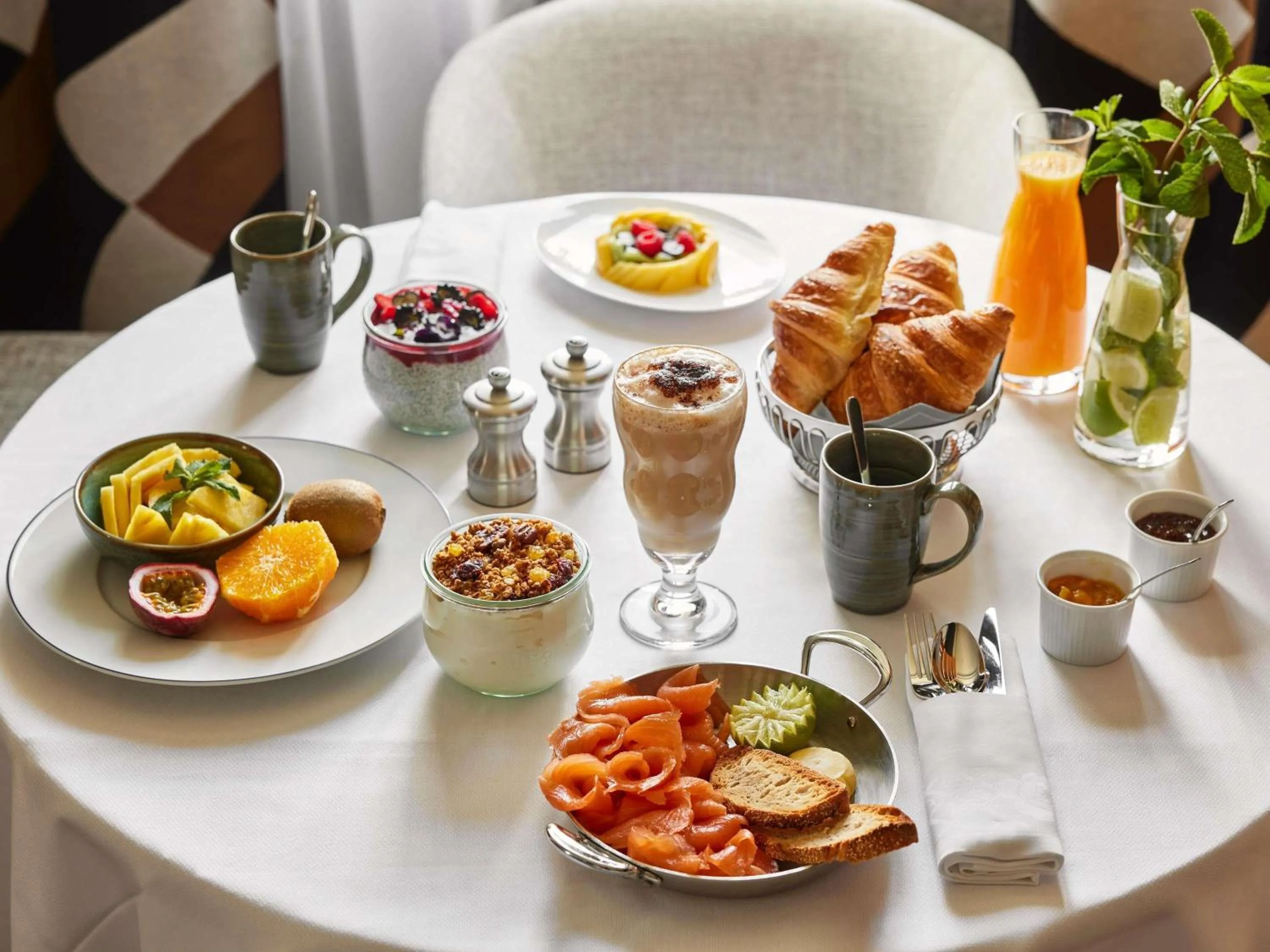 Breakfast in Sofitel Paris Baltimore Tour Eiffel