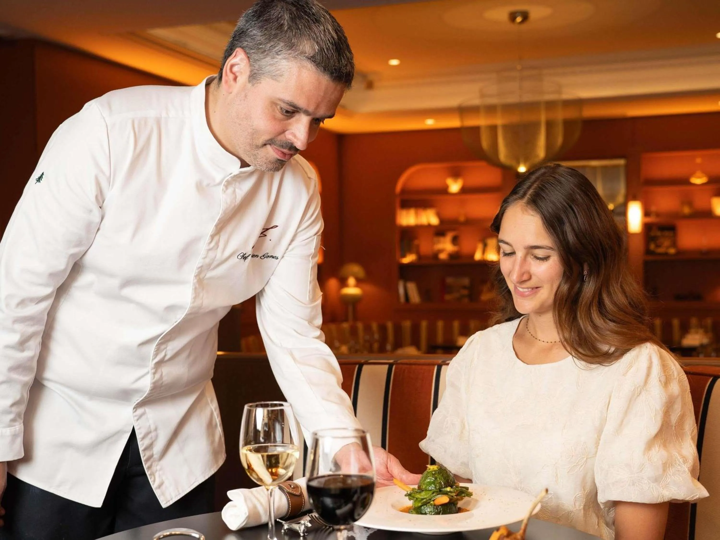 Restaurant/places to eat in Sofitel Paris Baltimore Tour Eiffel