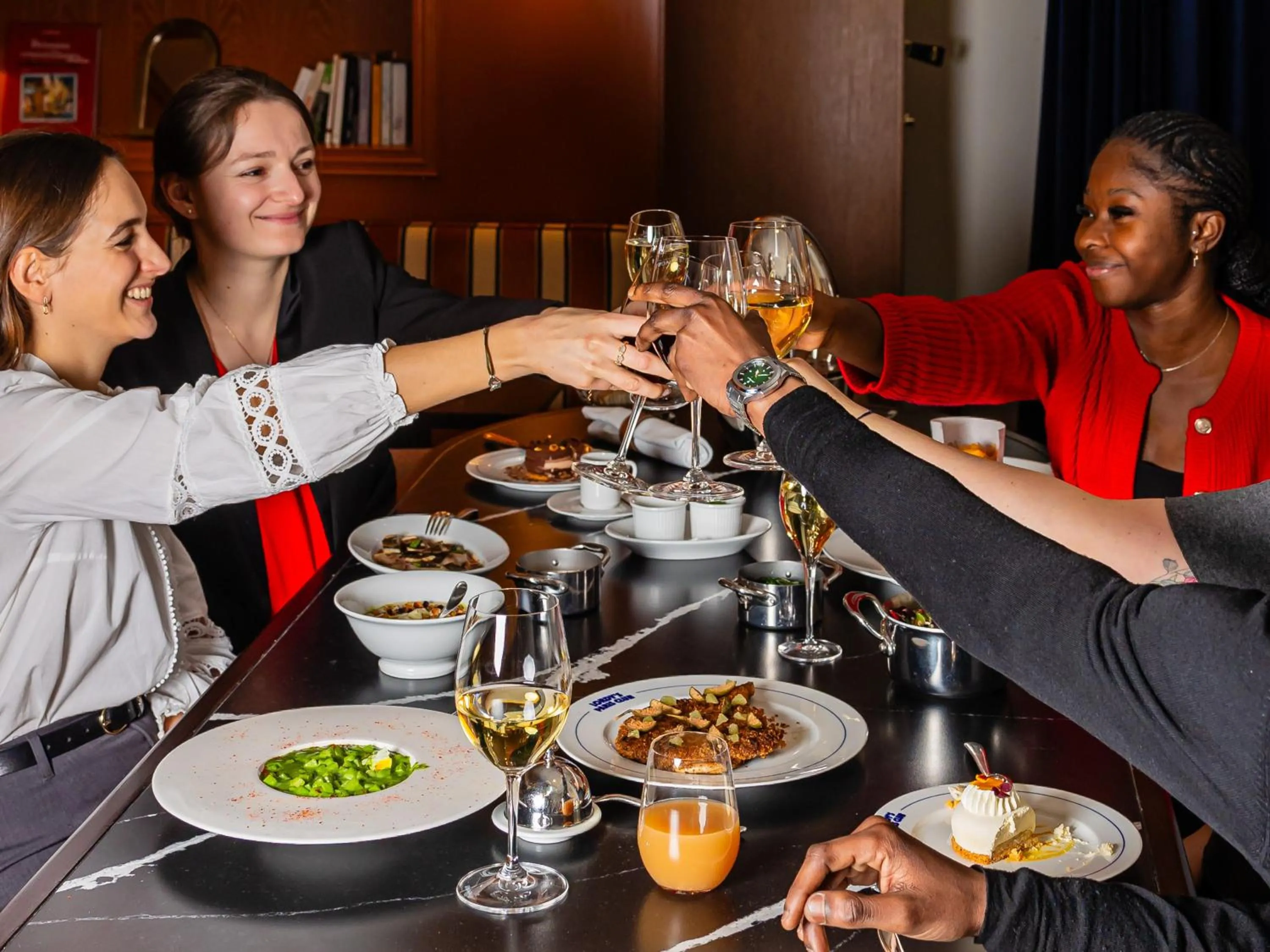 Restaurant/places to eat in Sofitel Paris Baltimore Tour Eiffel