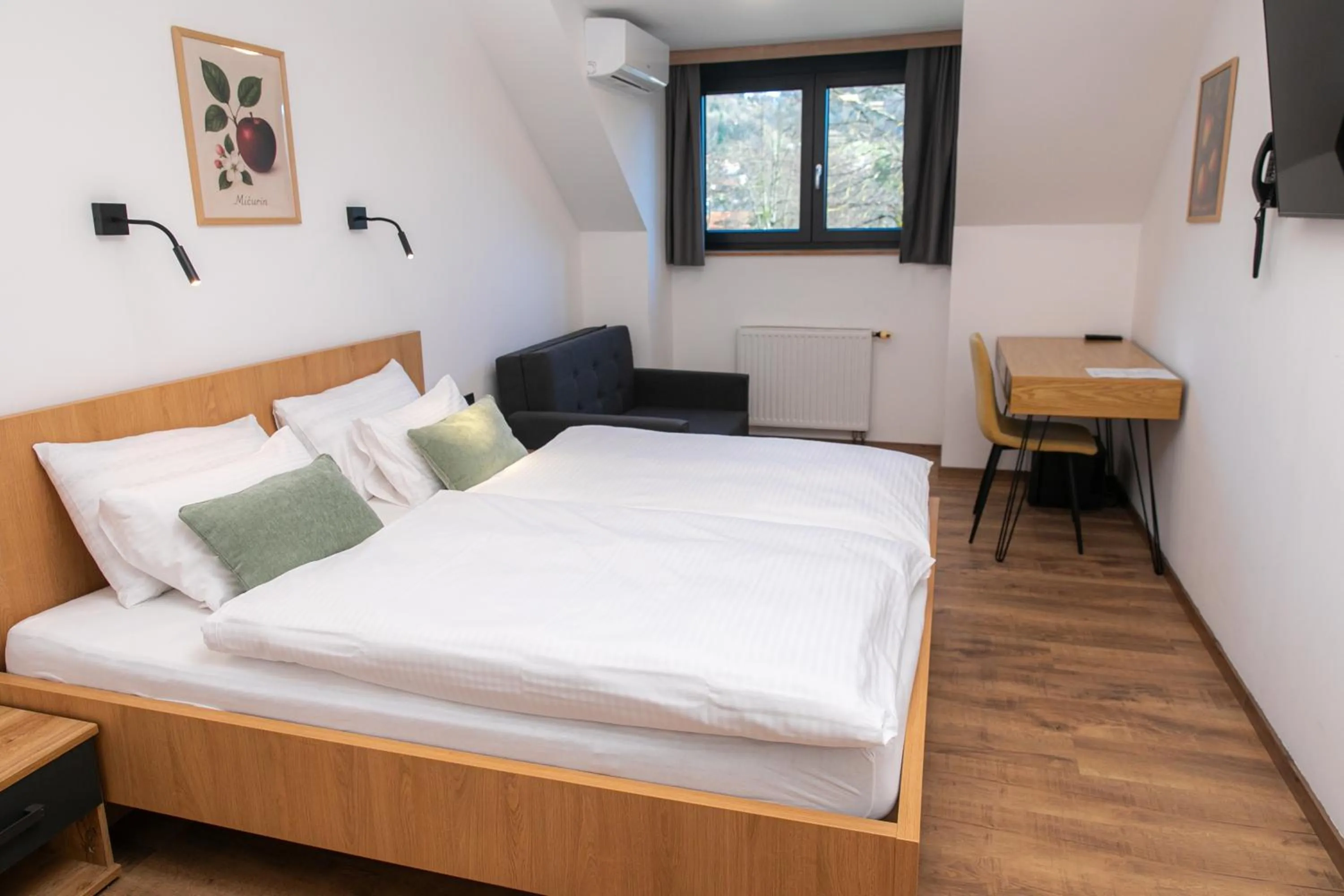 Property building, Bed in Kozjanski dvor