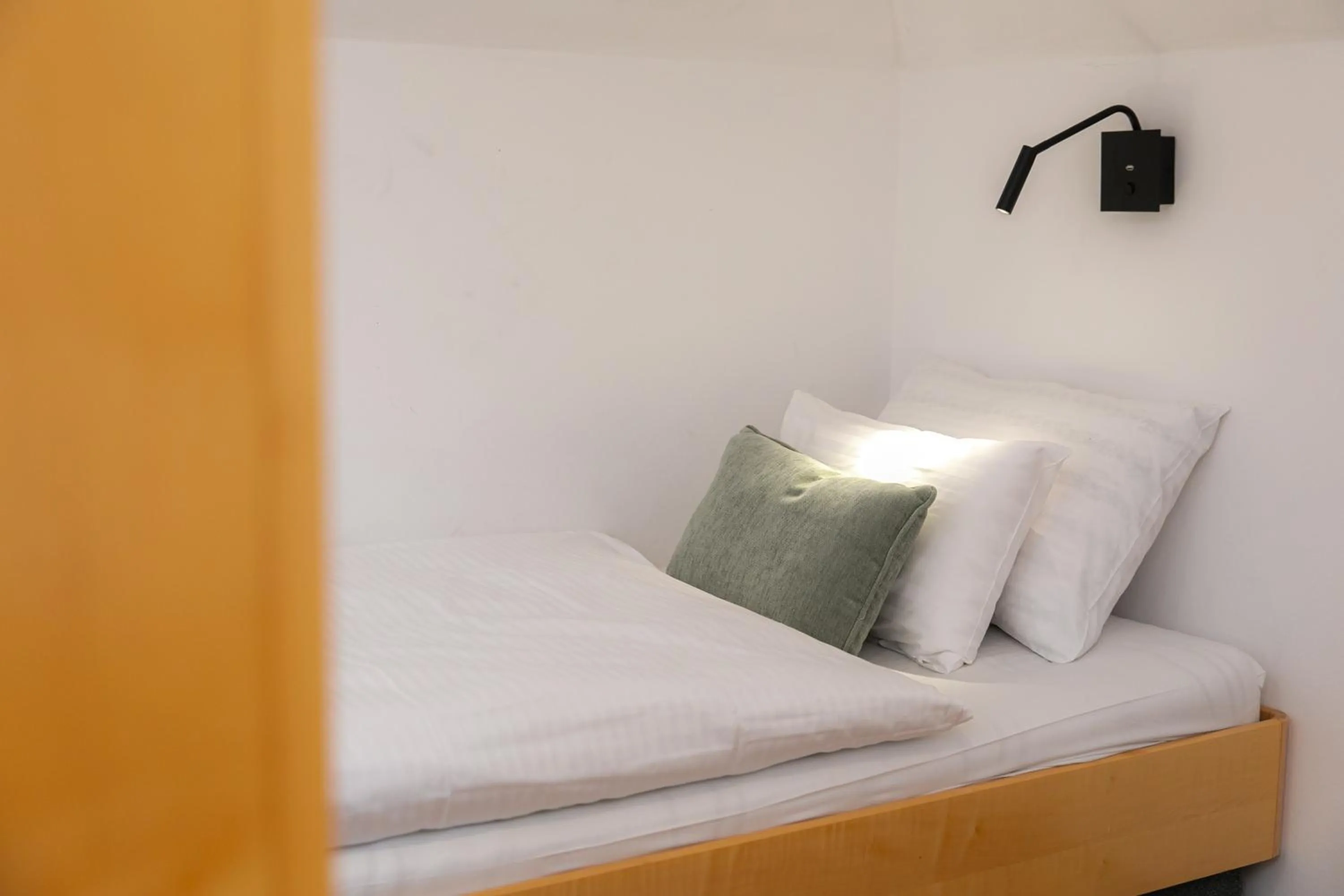 Property building, Bed in Kozjanski dvor