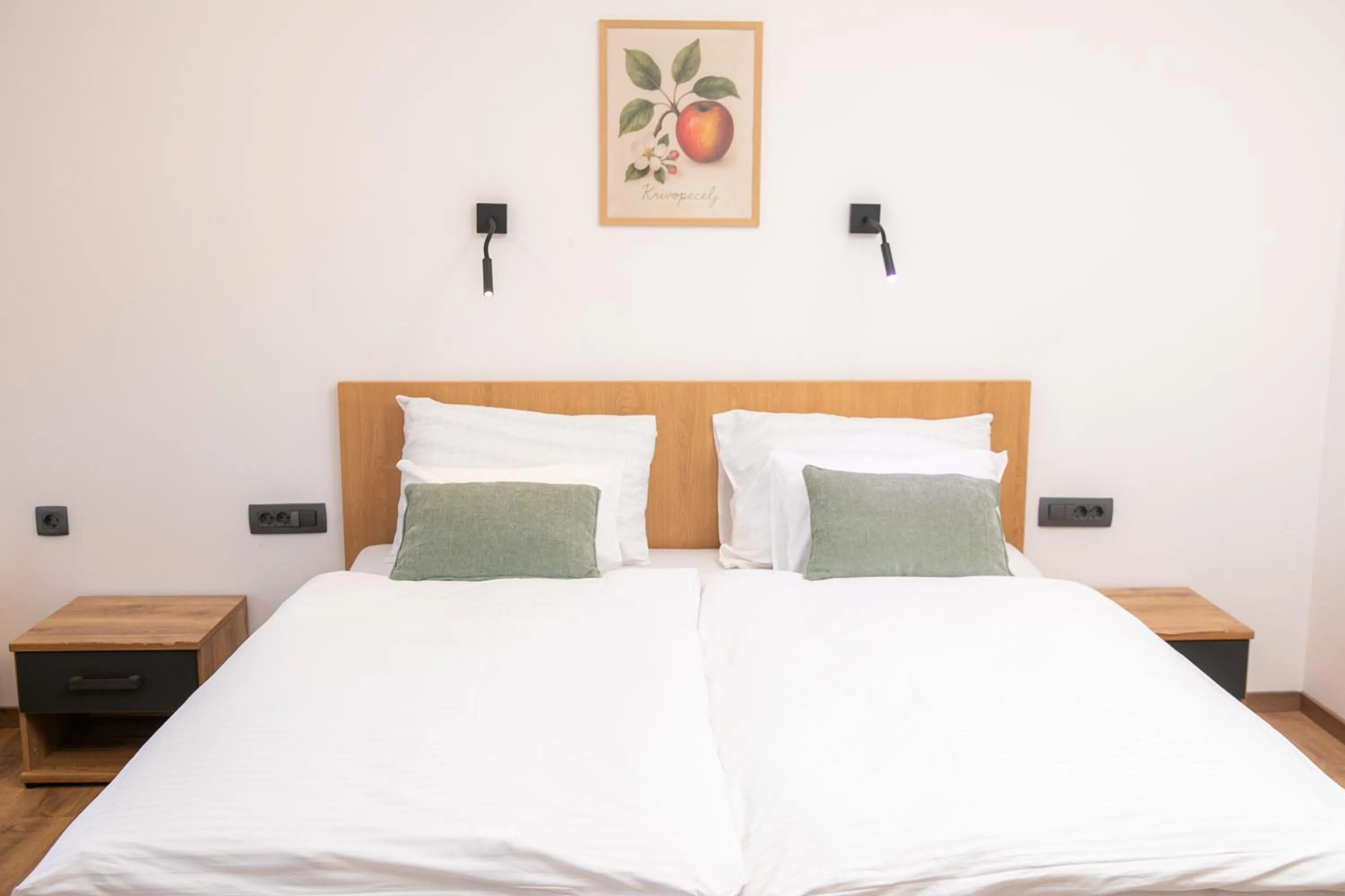 Property building, Bed in Kozjanski dvor