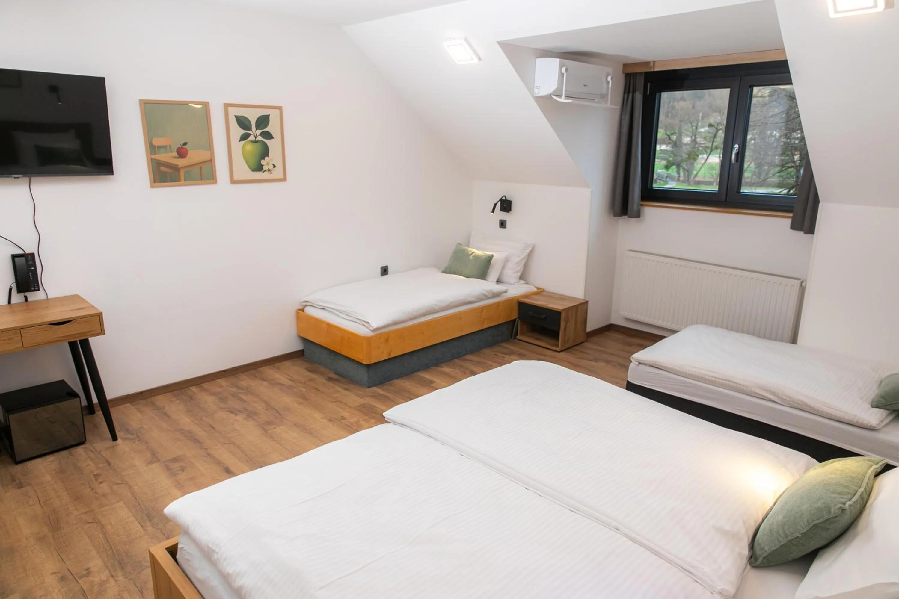 Property building, Bed in Kozjanski dvor