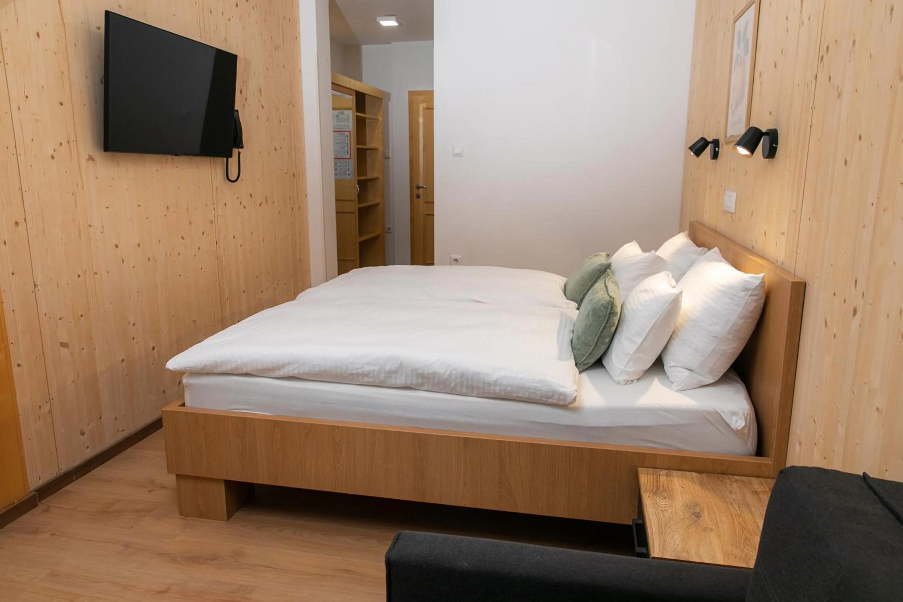 Property building, Bed in Kozjanski dvor