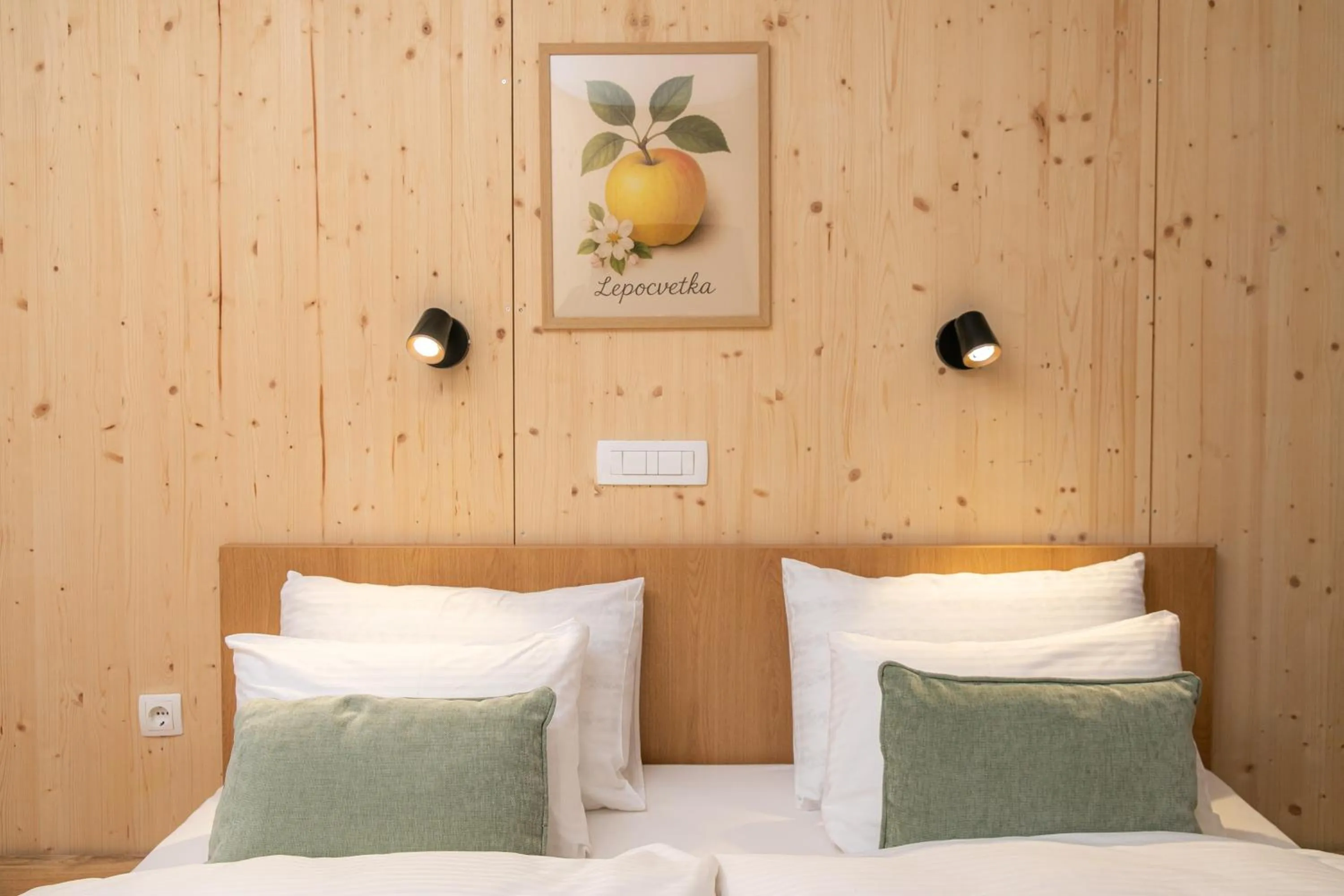 Property building, Bed in Kozjanski dvor