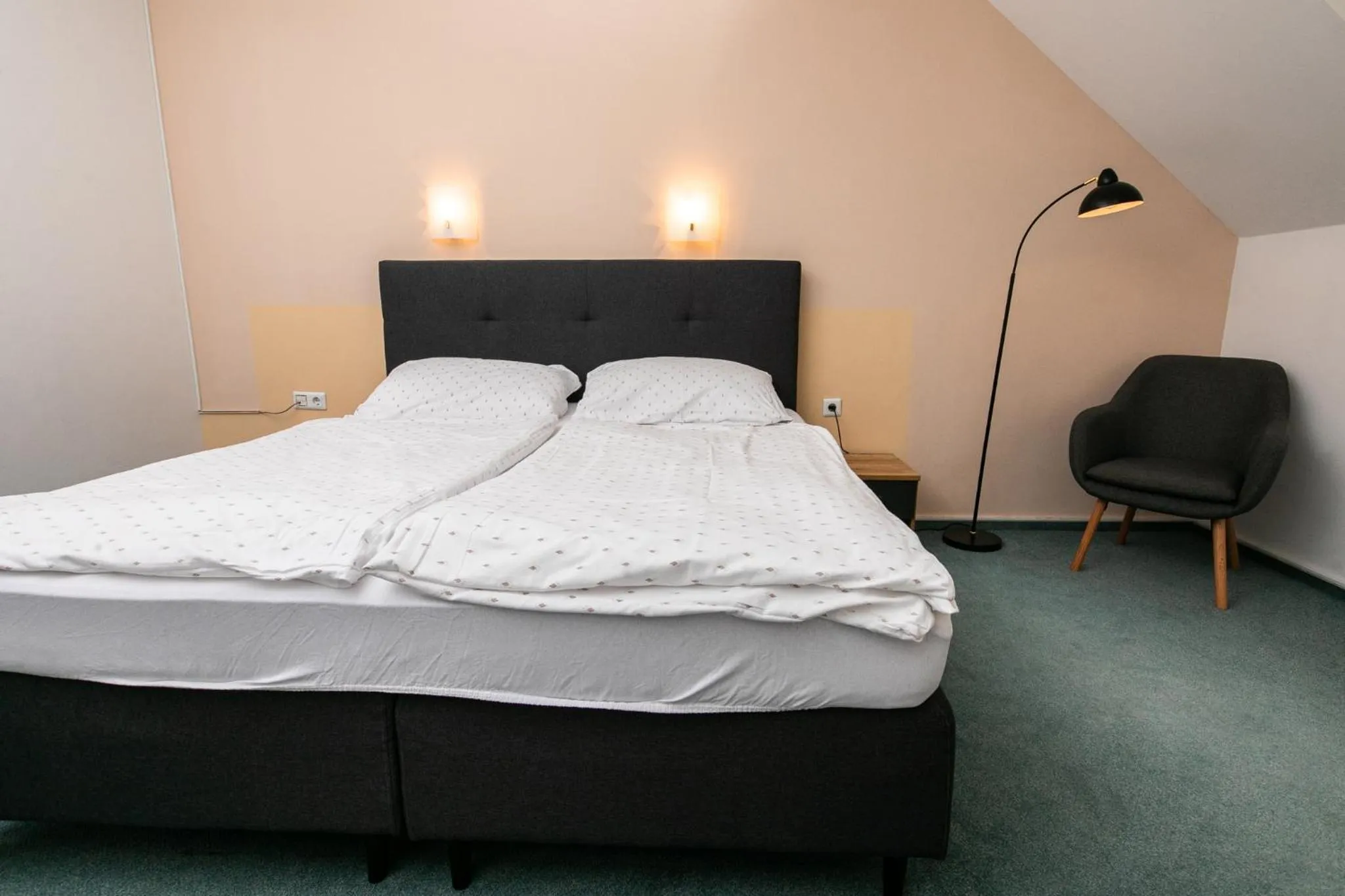 Property building, Bed in Kozjanski dvor