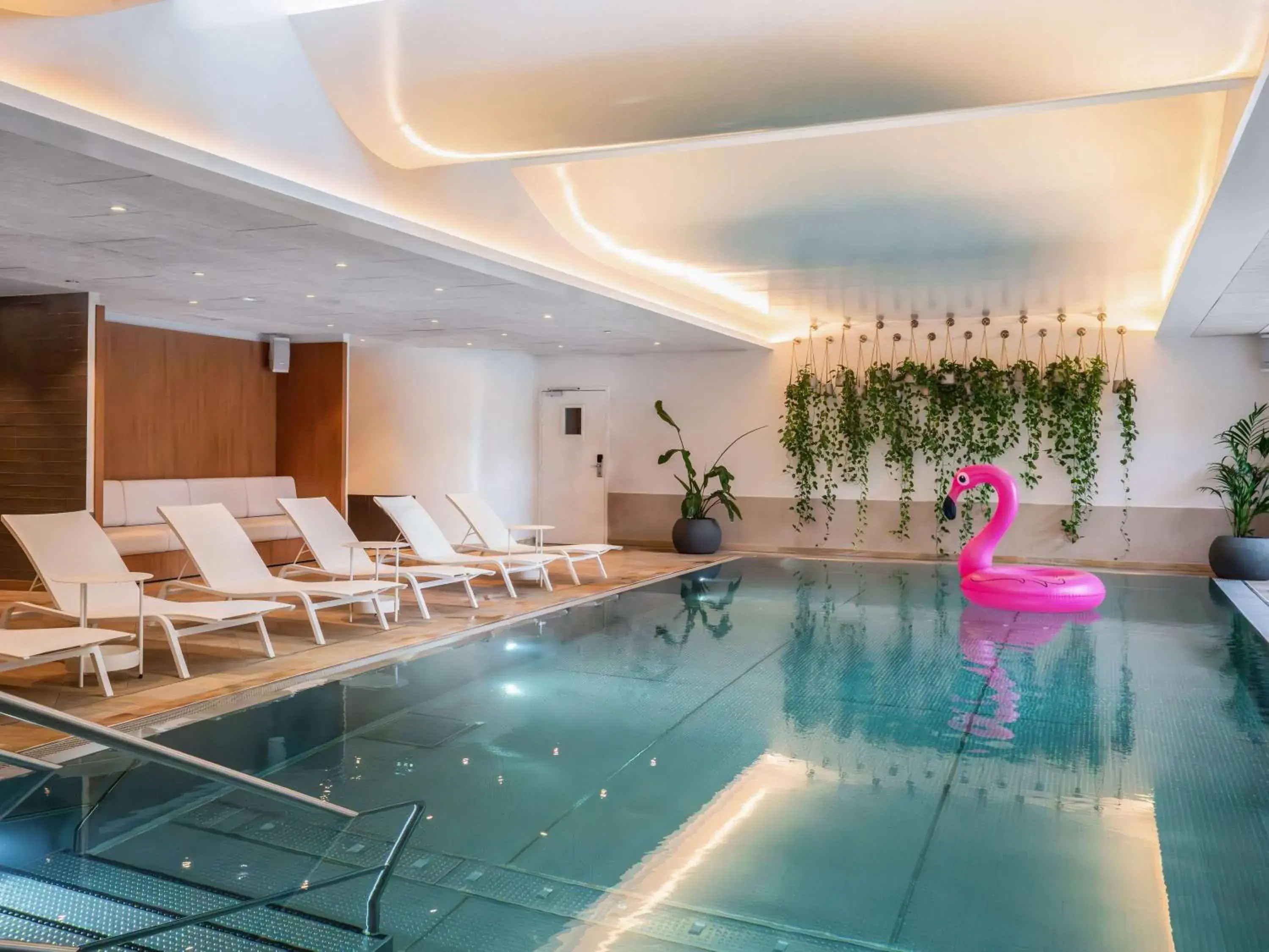 Pool view in Pullman Paris Centre - Bercy Pool view in Pullman Paris Centre - Bercy