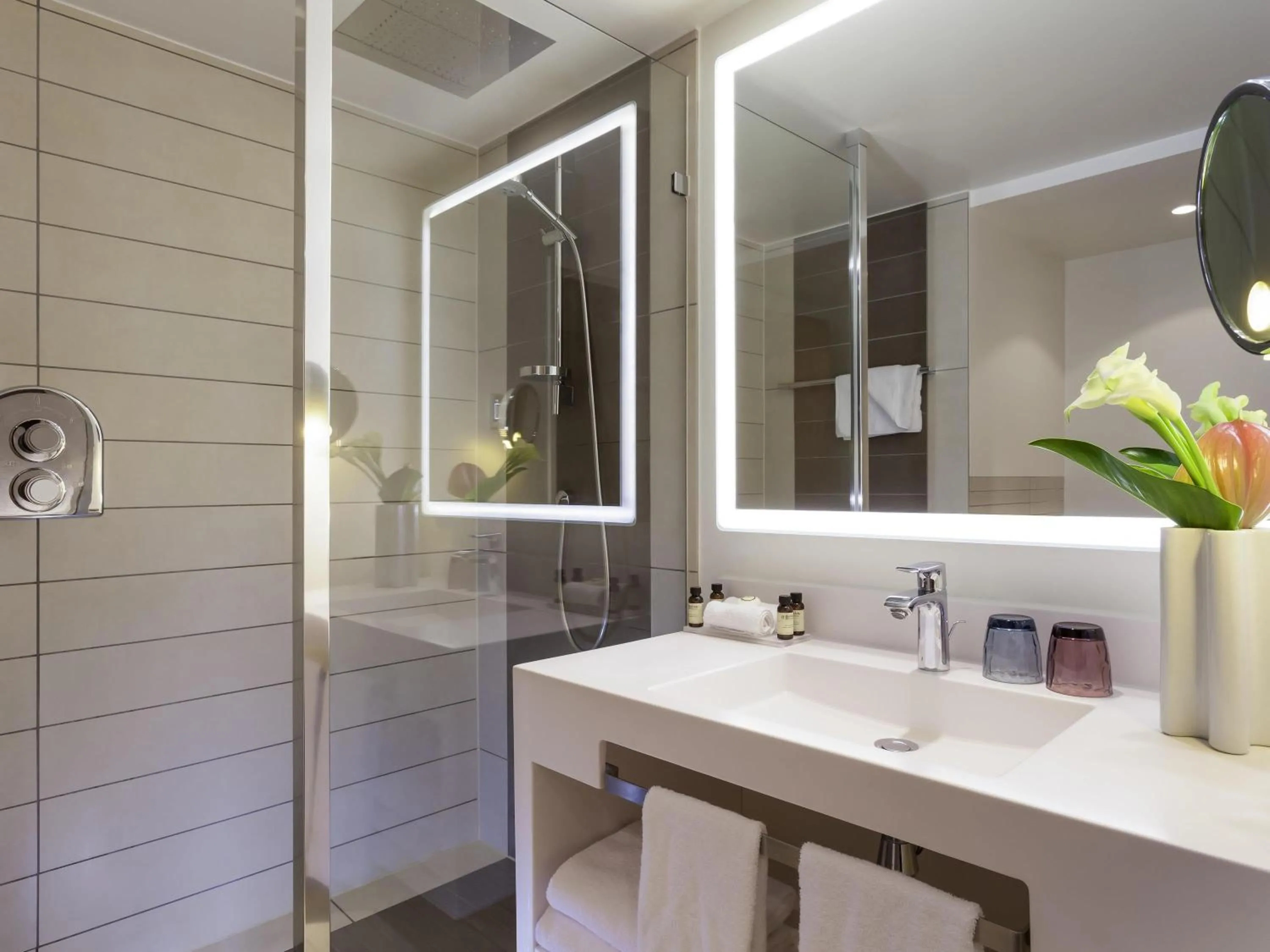 Bedroom in Pullman Paris Centre - Bercy
