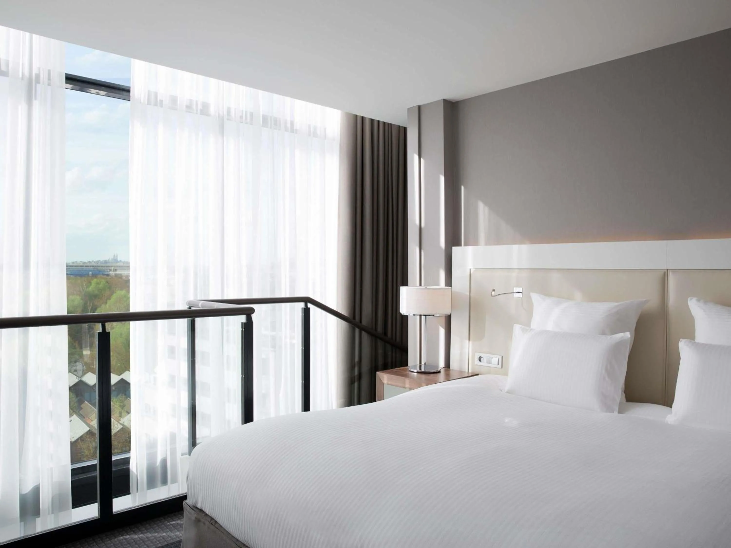 Bedroom, Bed in Pullman Paris Centre - Bercy