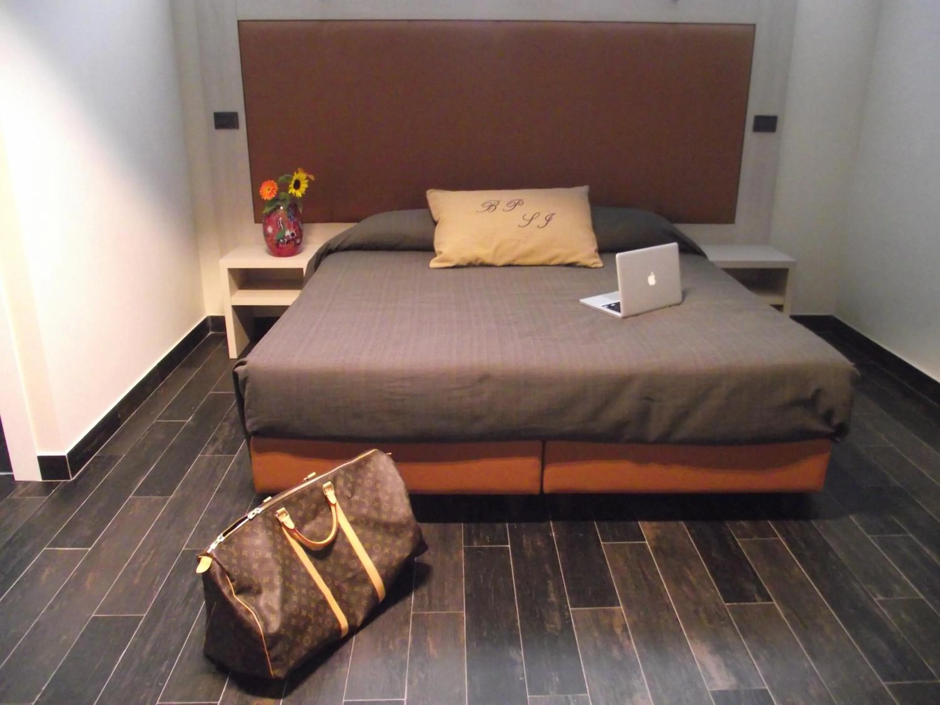 Photo of the whole room, Bed in Borgo Pio Suites Inn