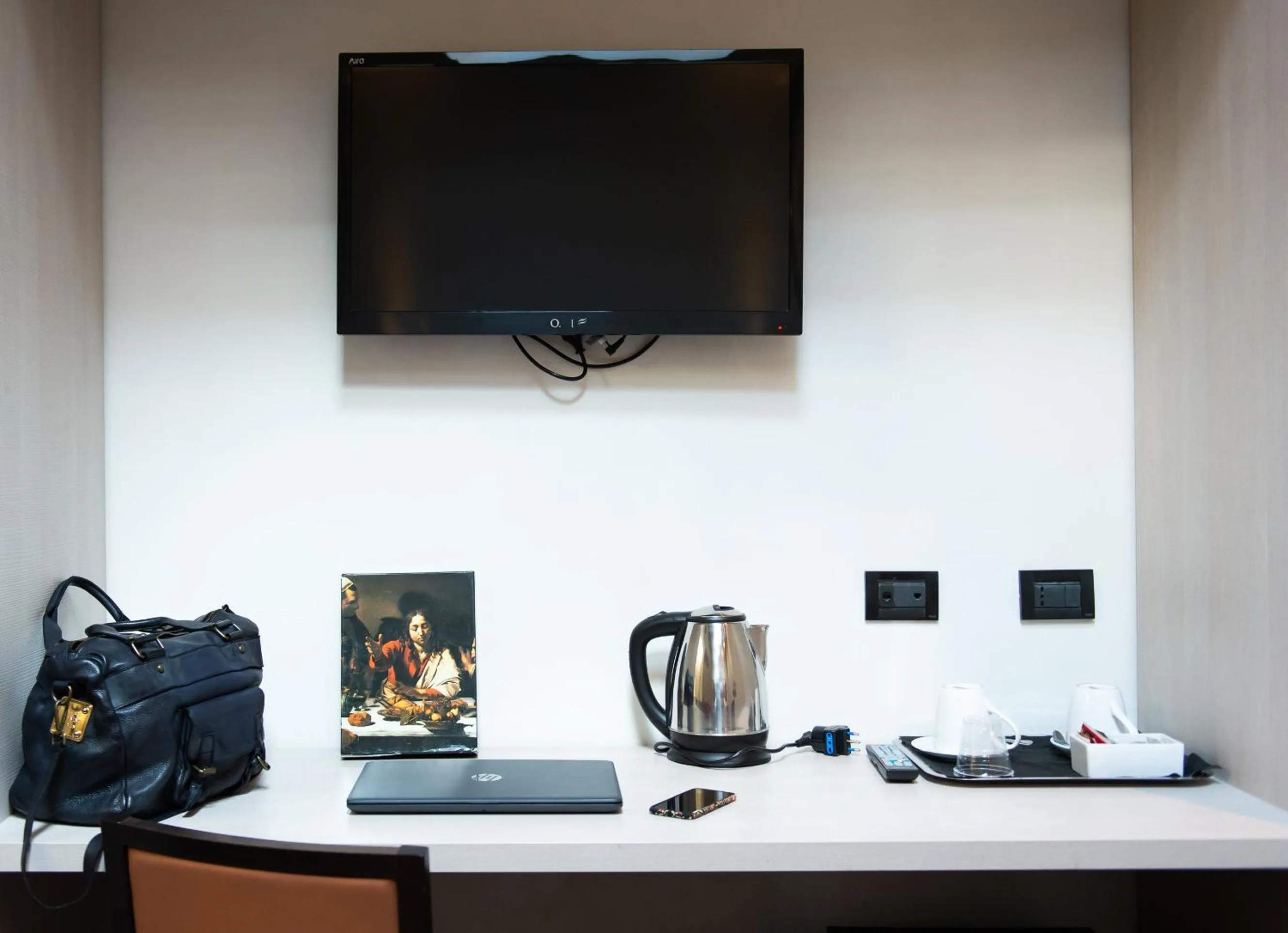 TV and multimedia in Borgo Pio Suites Inn