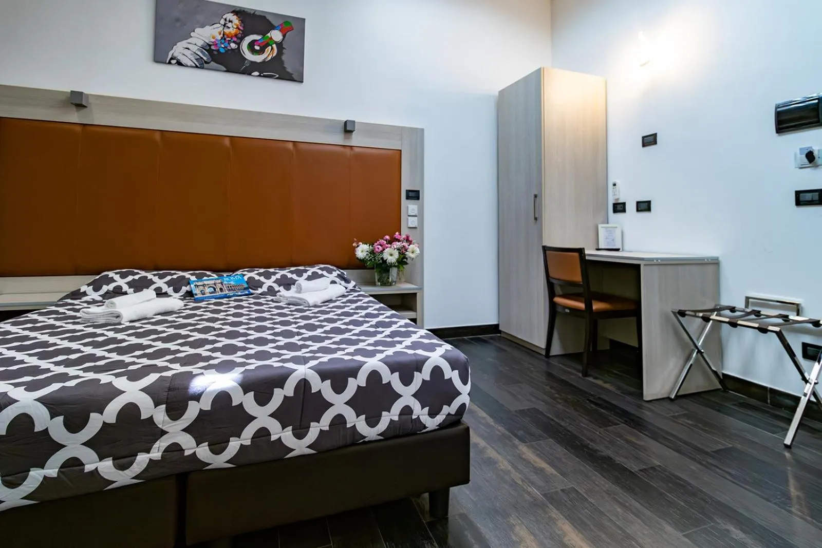 Bed in Borgo Pio Suites Inn