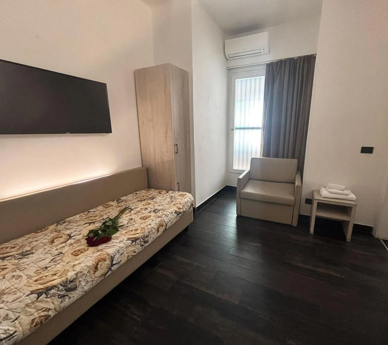 Bed in Borgo Pio Suites Inn