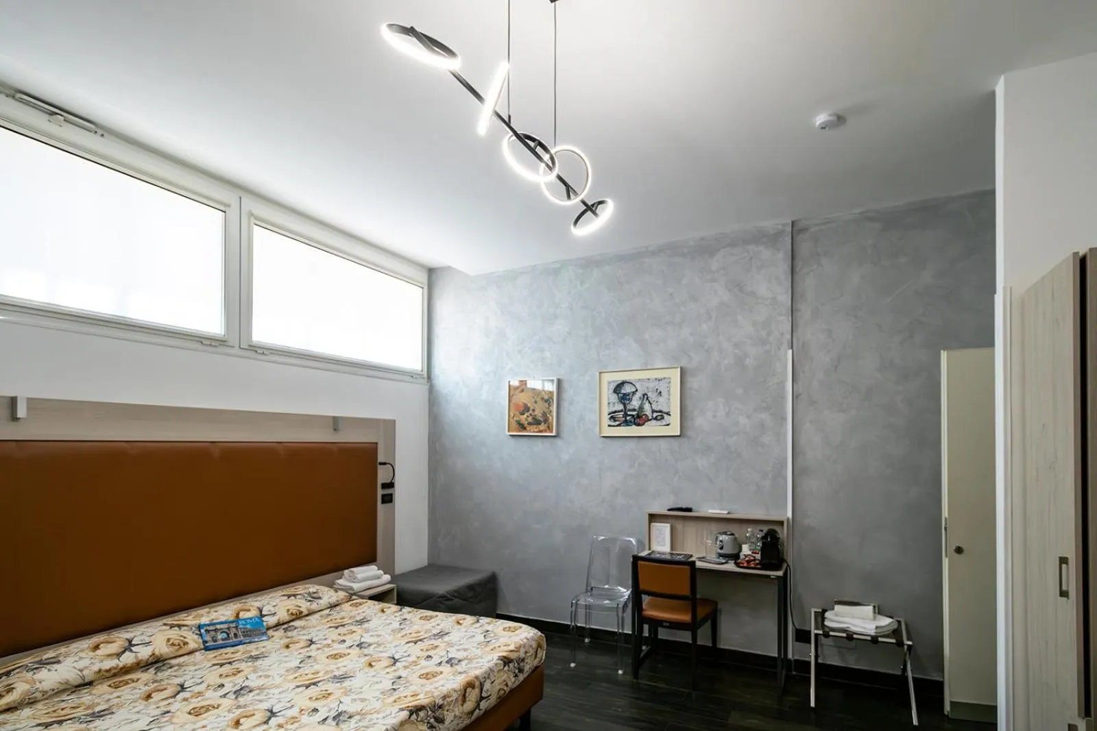 Bed in Borgo Pio Suites Inn