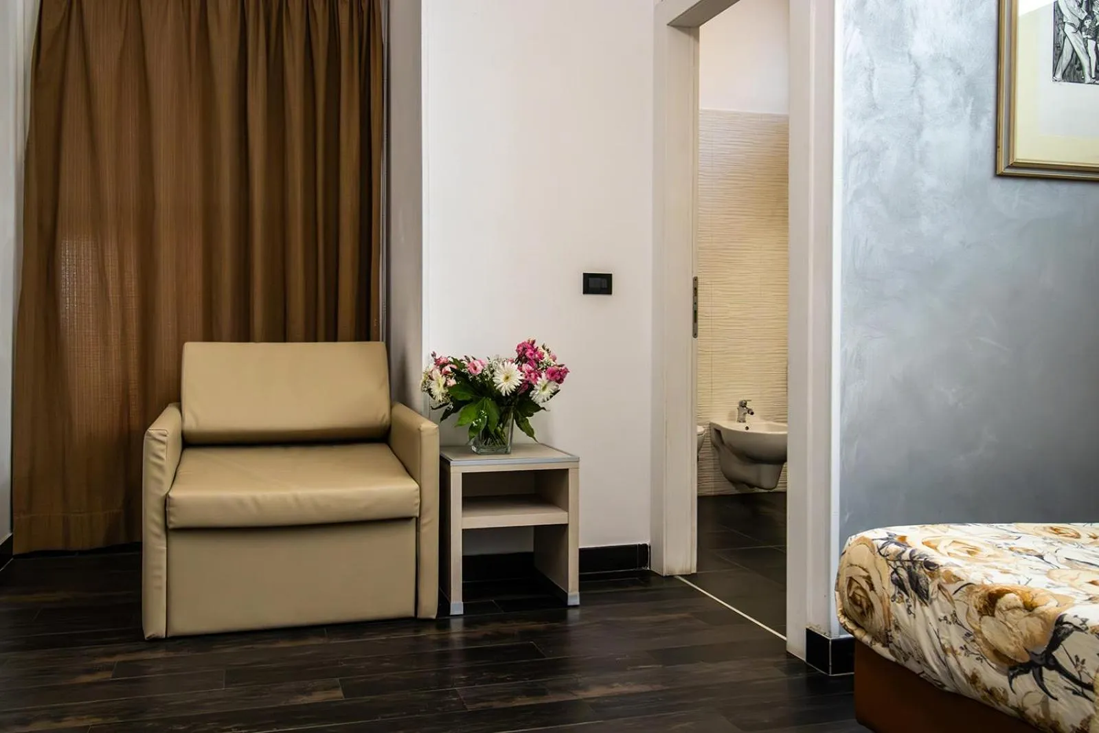 Bed in Borgo Pio Suites Inn