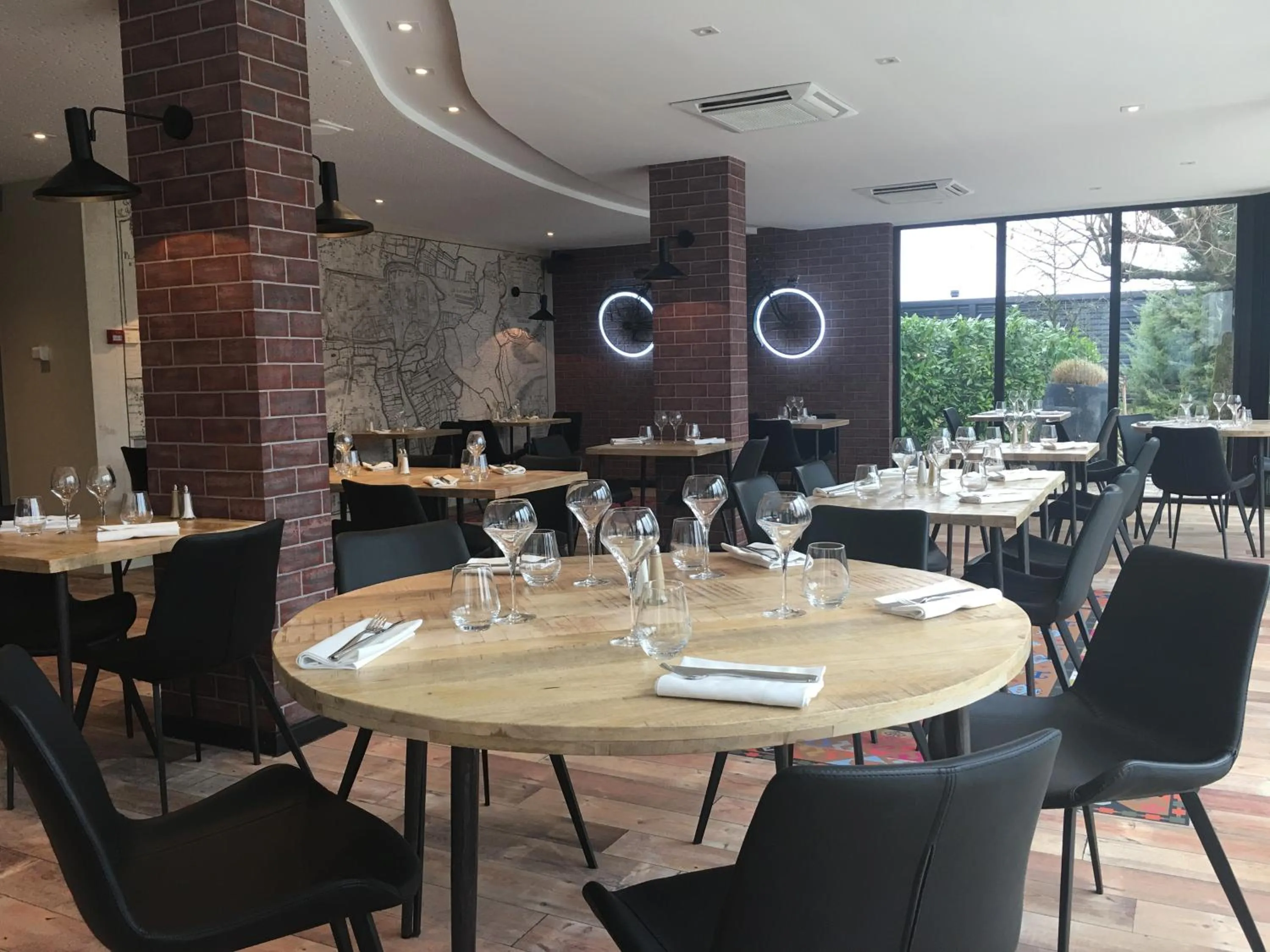 Restaurant/places to eat in Campanile Troyes Nord - Barberey