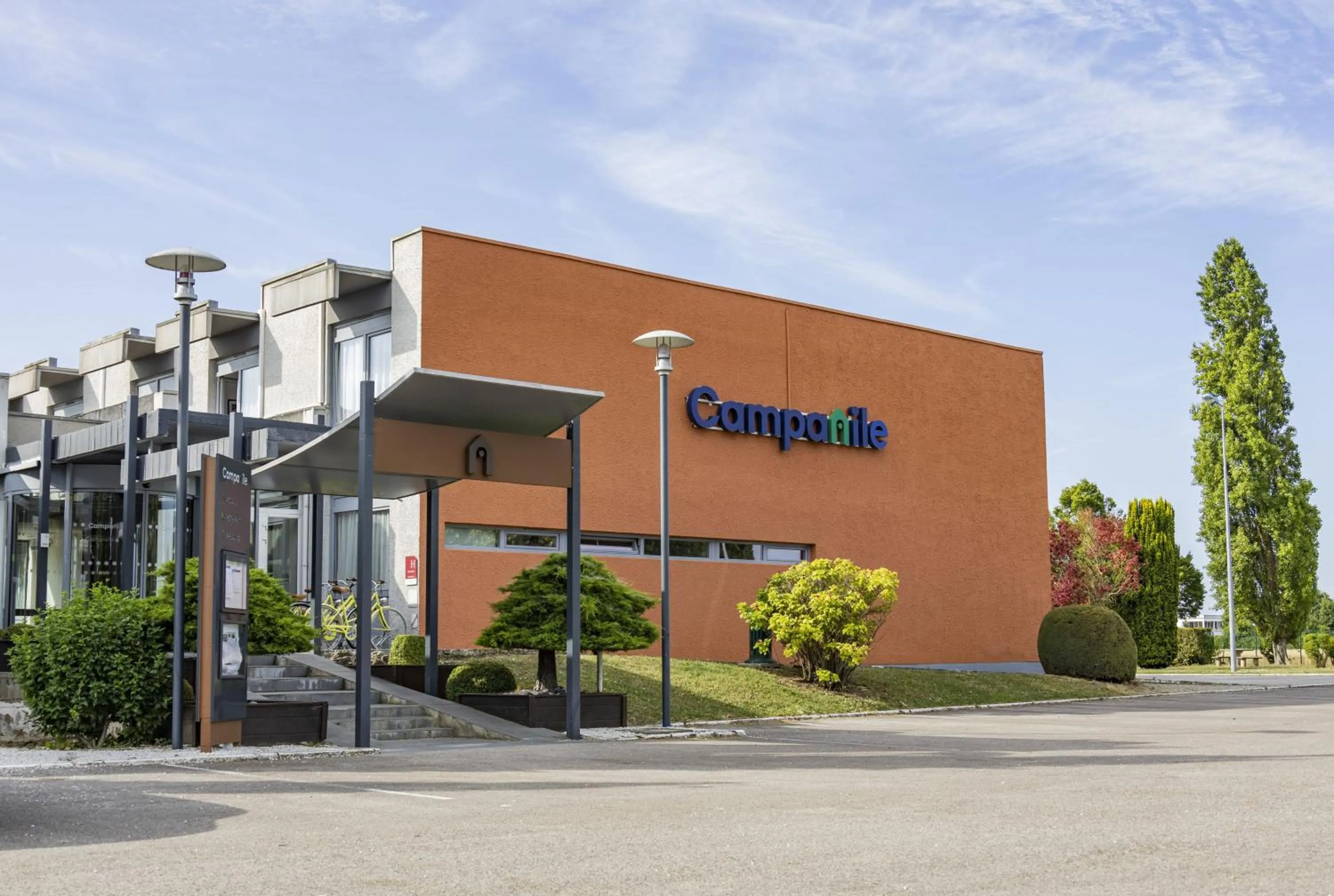 Garden in Campanile Troyes Nord - Barberey