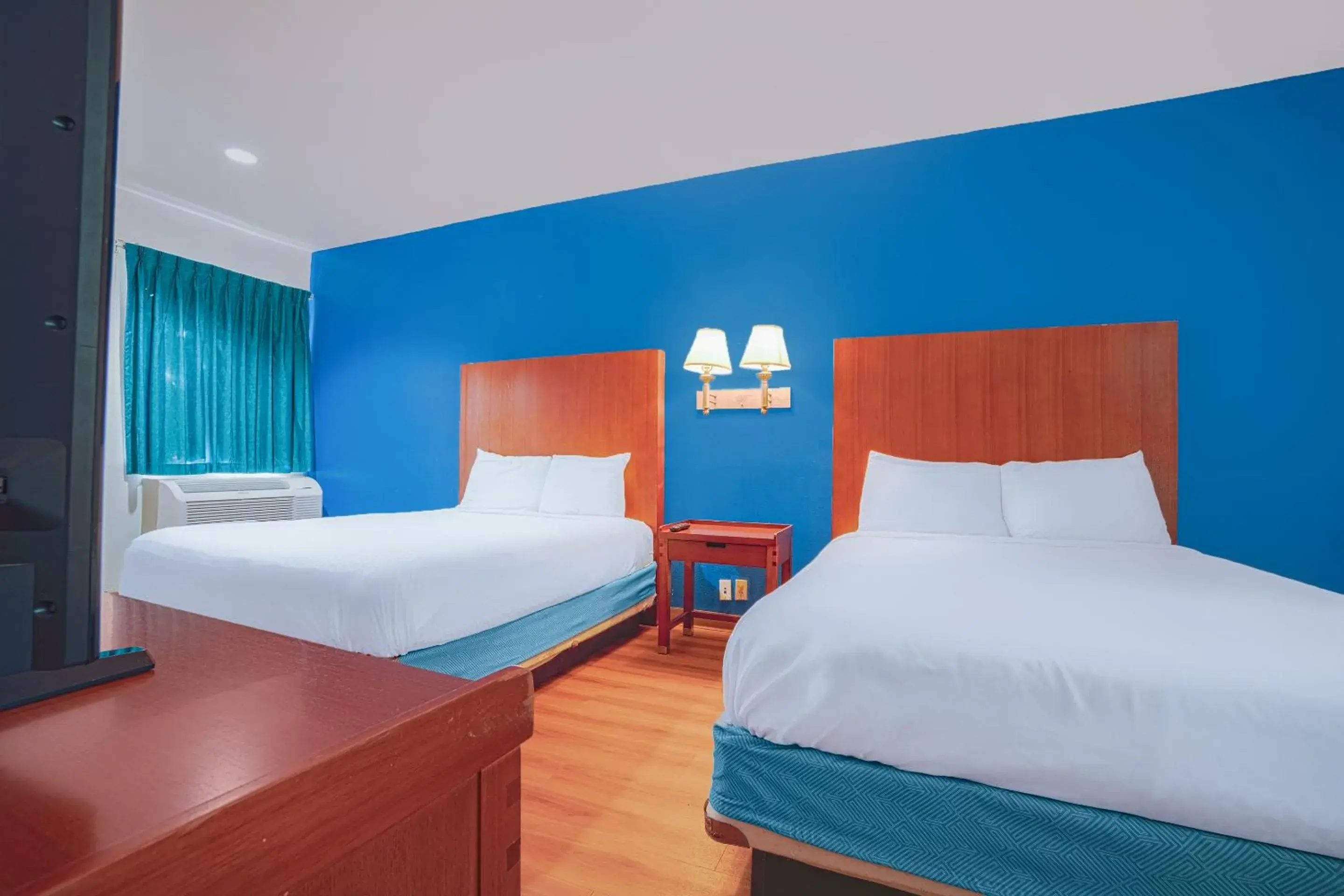 Bedroom, Bed in Island Inn By OYO Galveston Beach, TX Bedroom, Bed in Island Inn By OYO Galveston Beach, TX