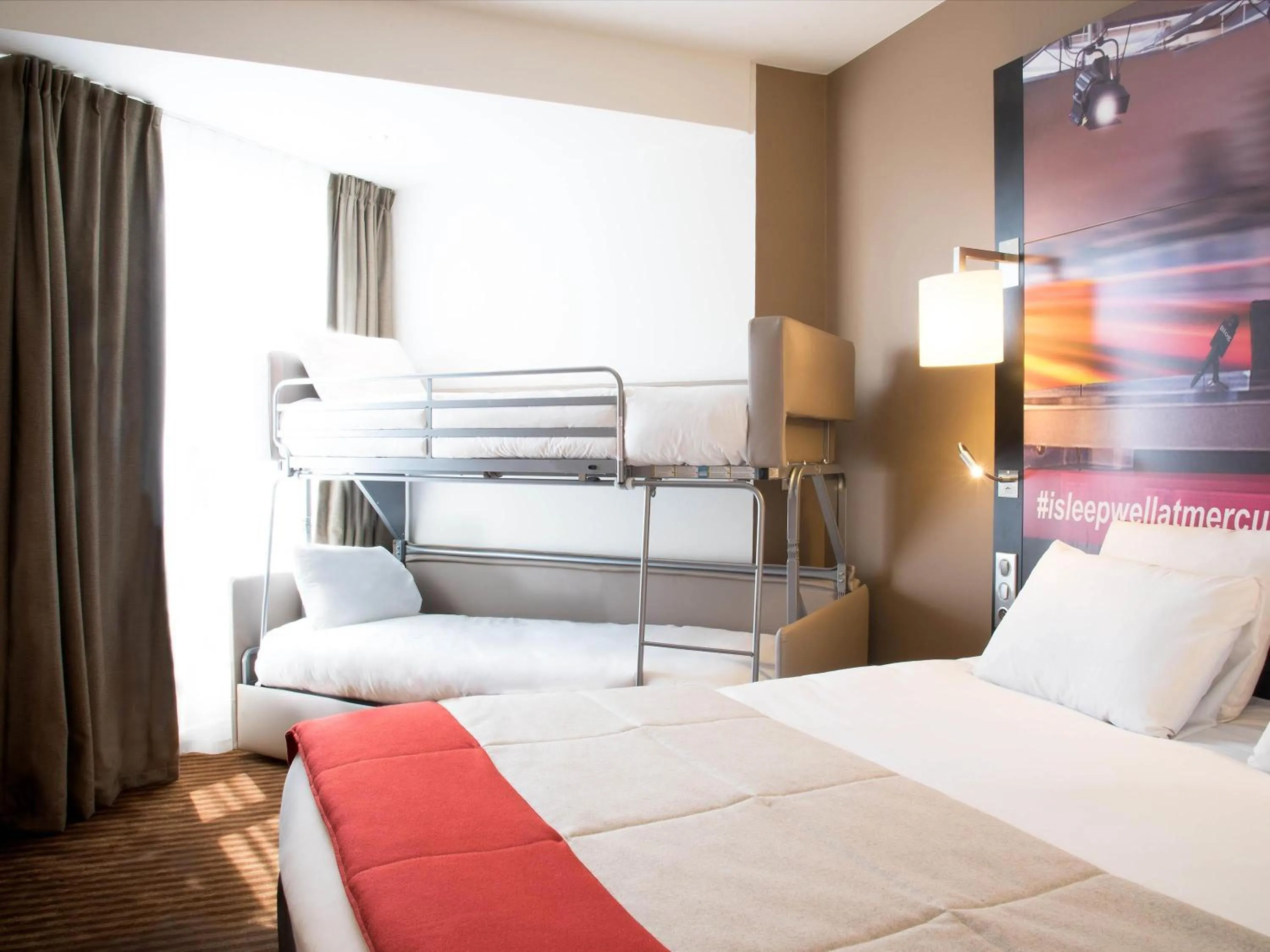 Bedroom, Bed in Mercure Paris Boulogne