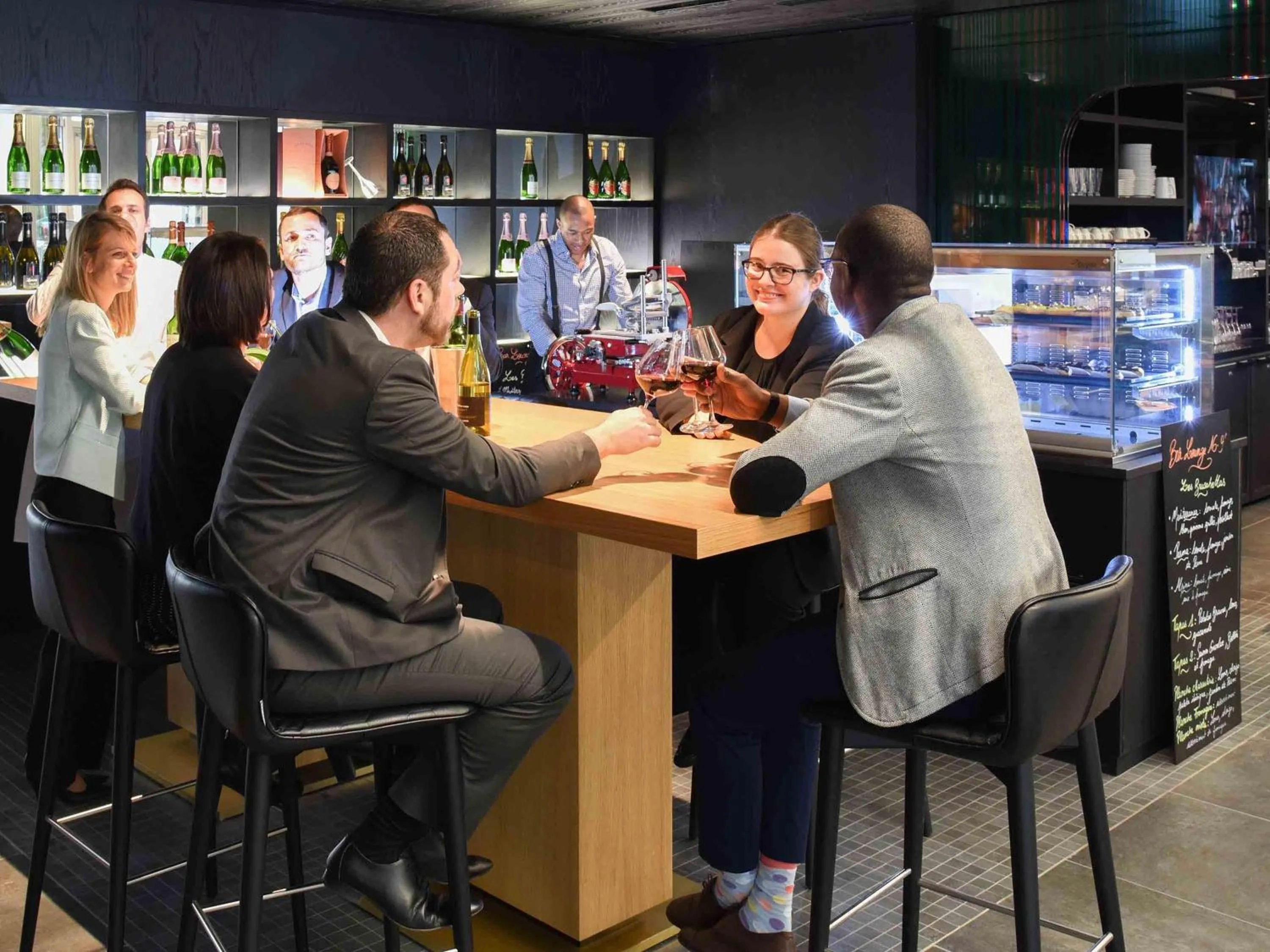 Lounge or bar in Mercure Paris Boulogne