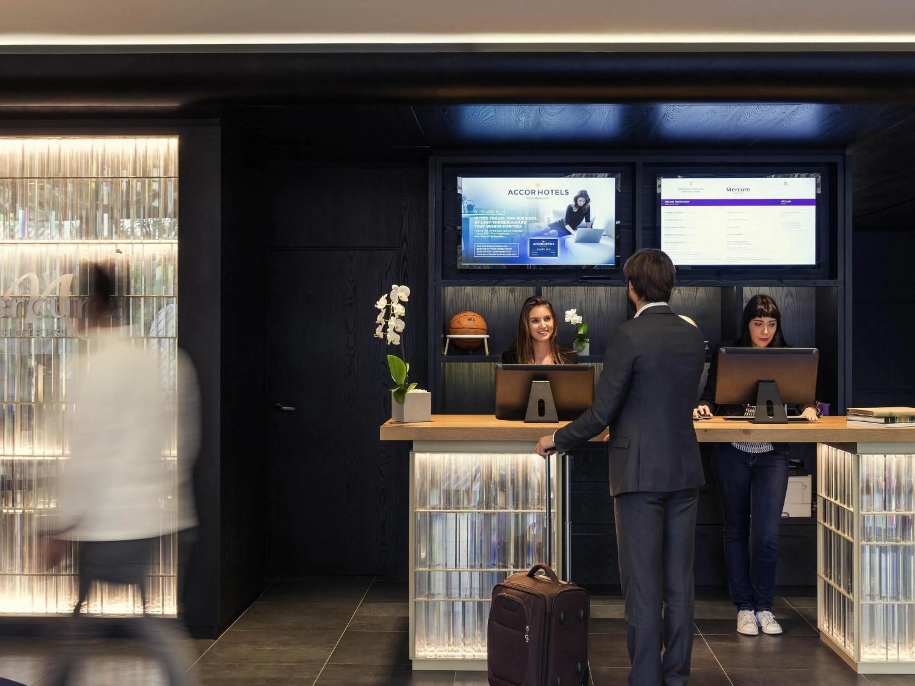 Property building in Mercure Paris Boulogne