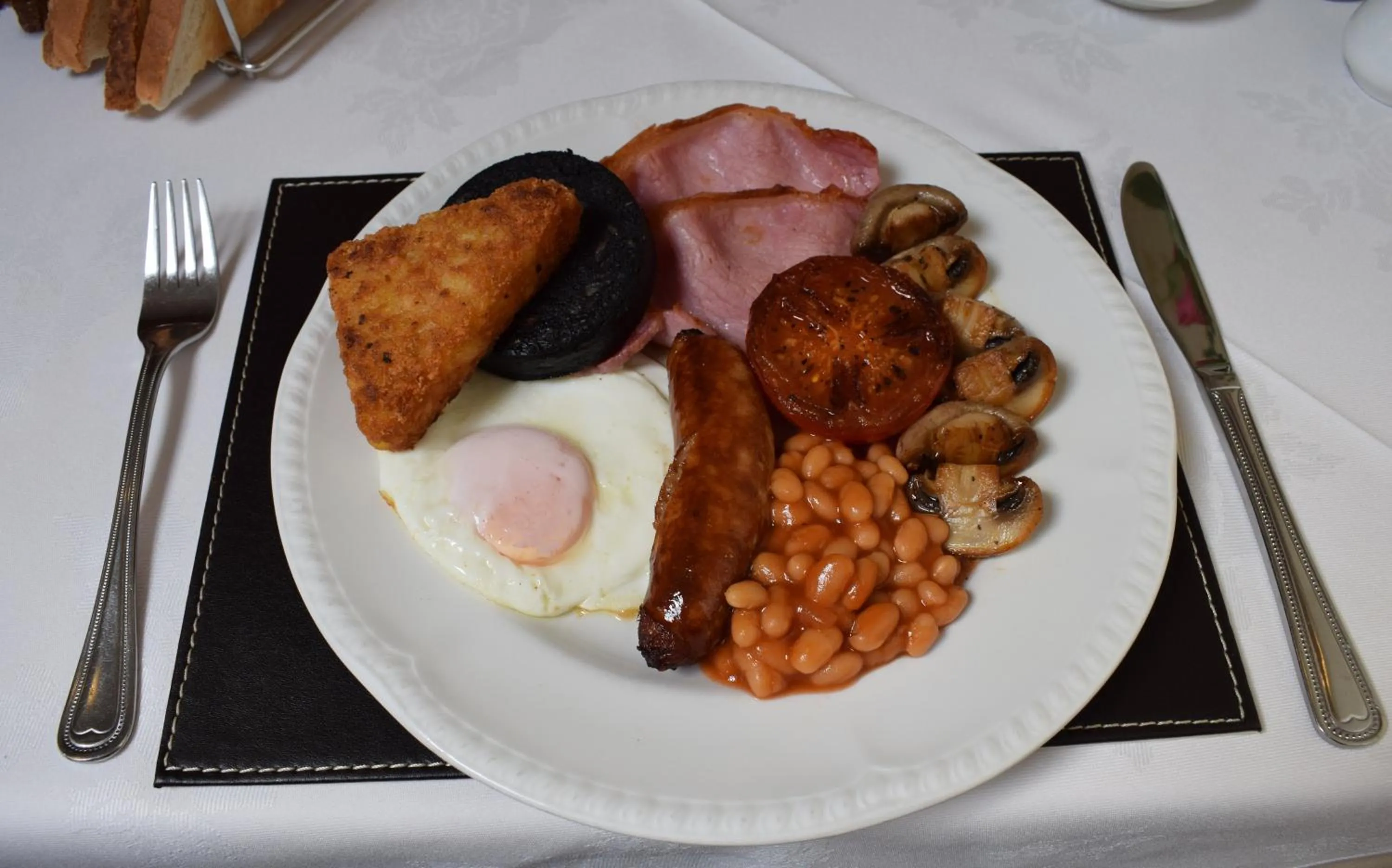Breakfast in Cedar Lodge